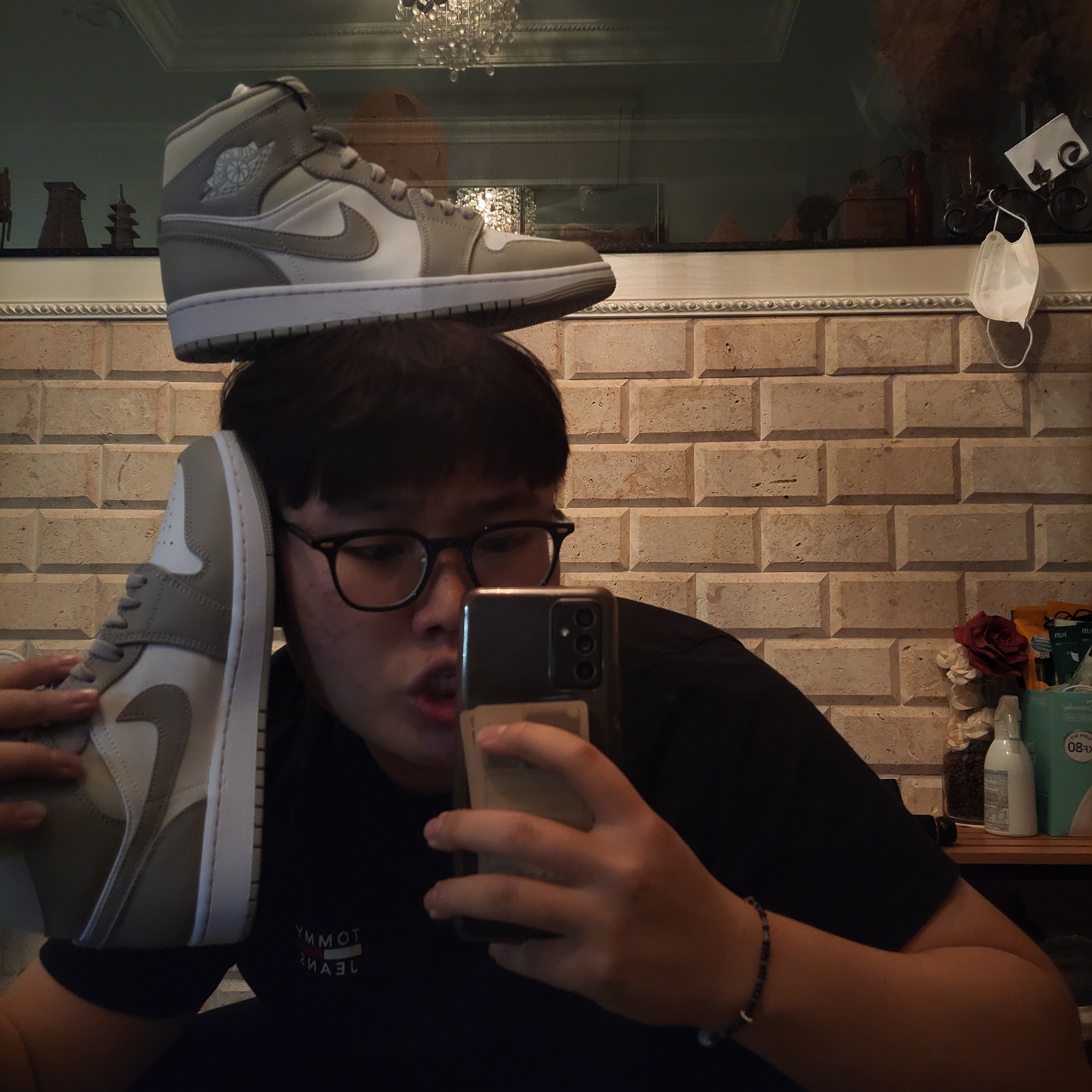Jordan 1 Mid College Grey 착용 스타일 - 2