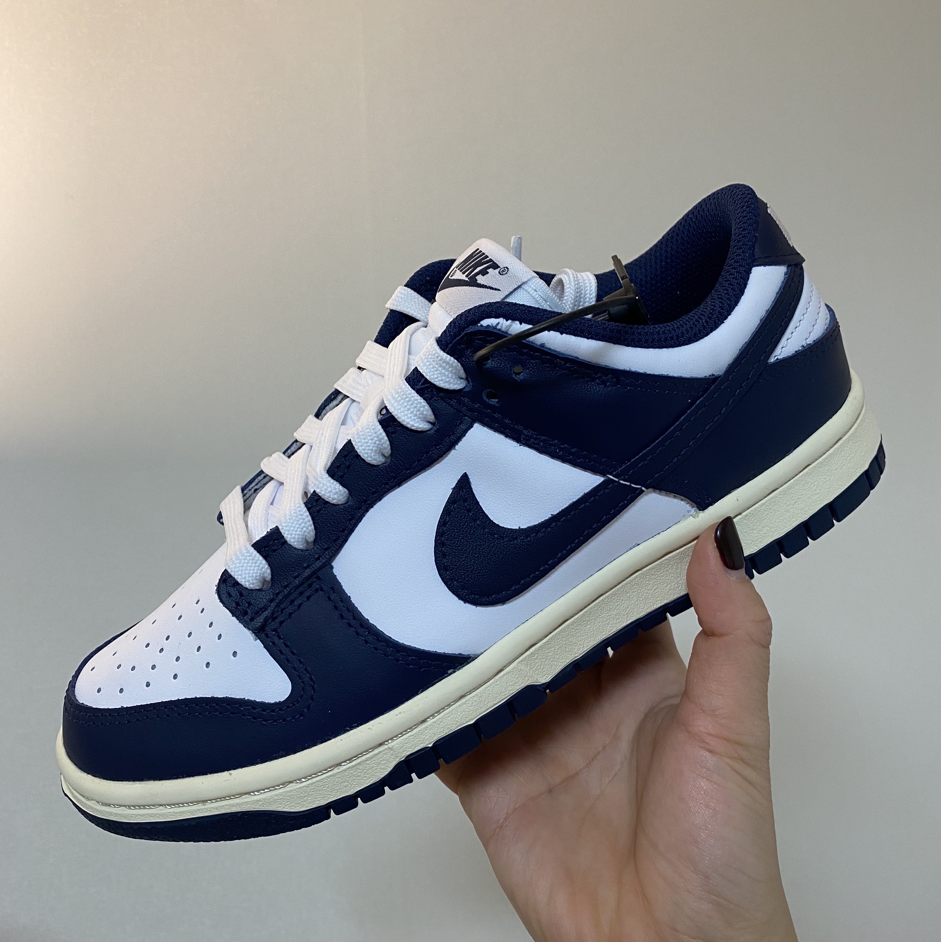 (W) Nike Dunk Low Vintage Midnight Navy 착용 스타일