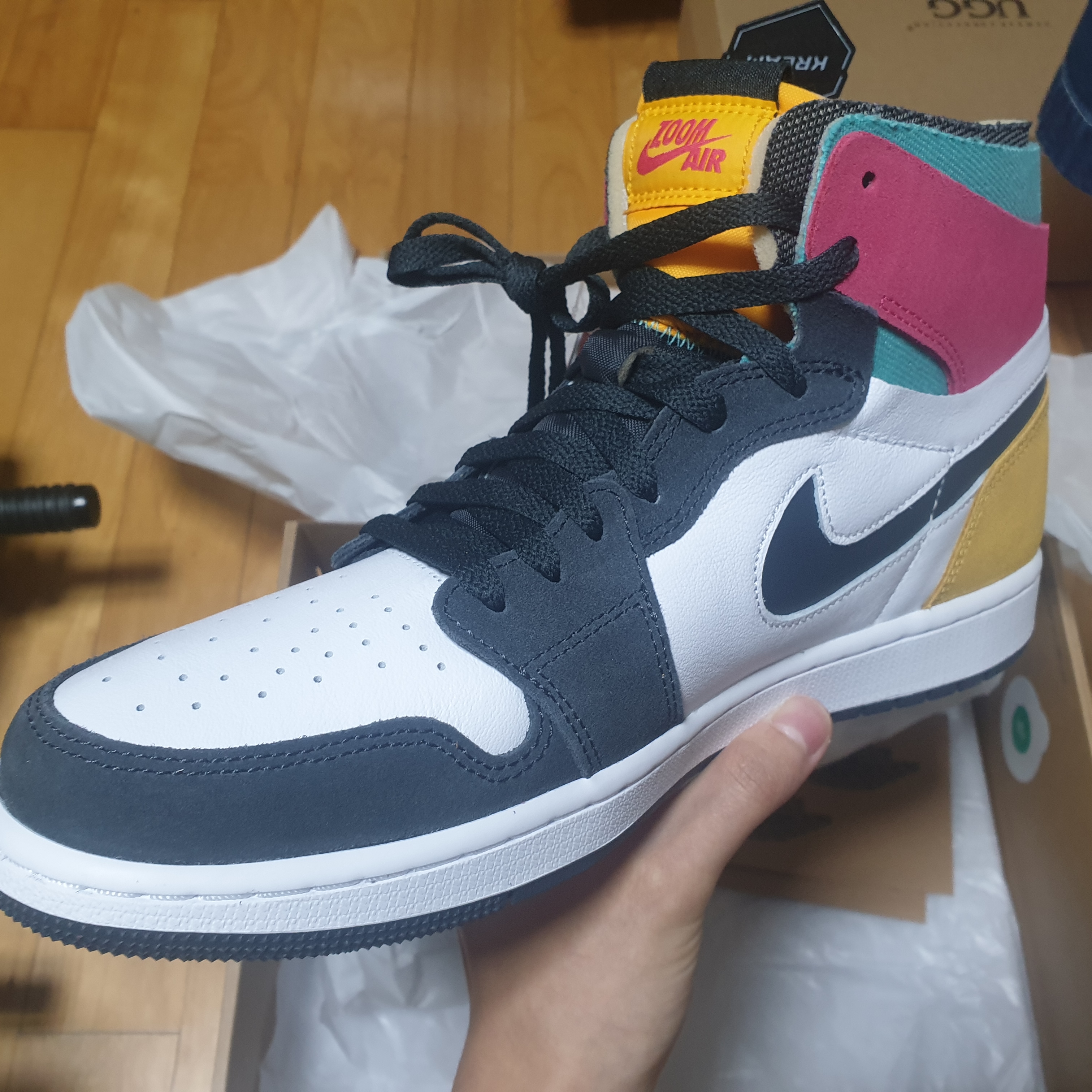 Jordan 1 Zoom Air CMFT Anthracite Pink Gold 착용 스타일 - 1