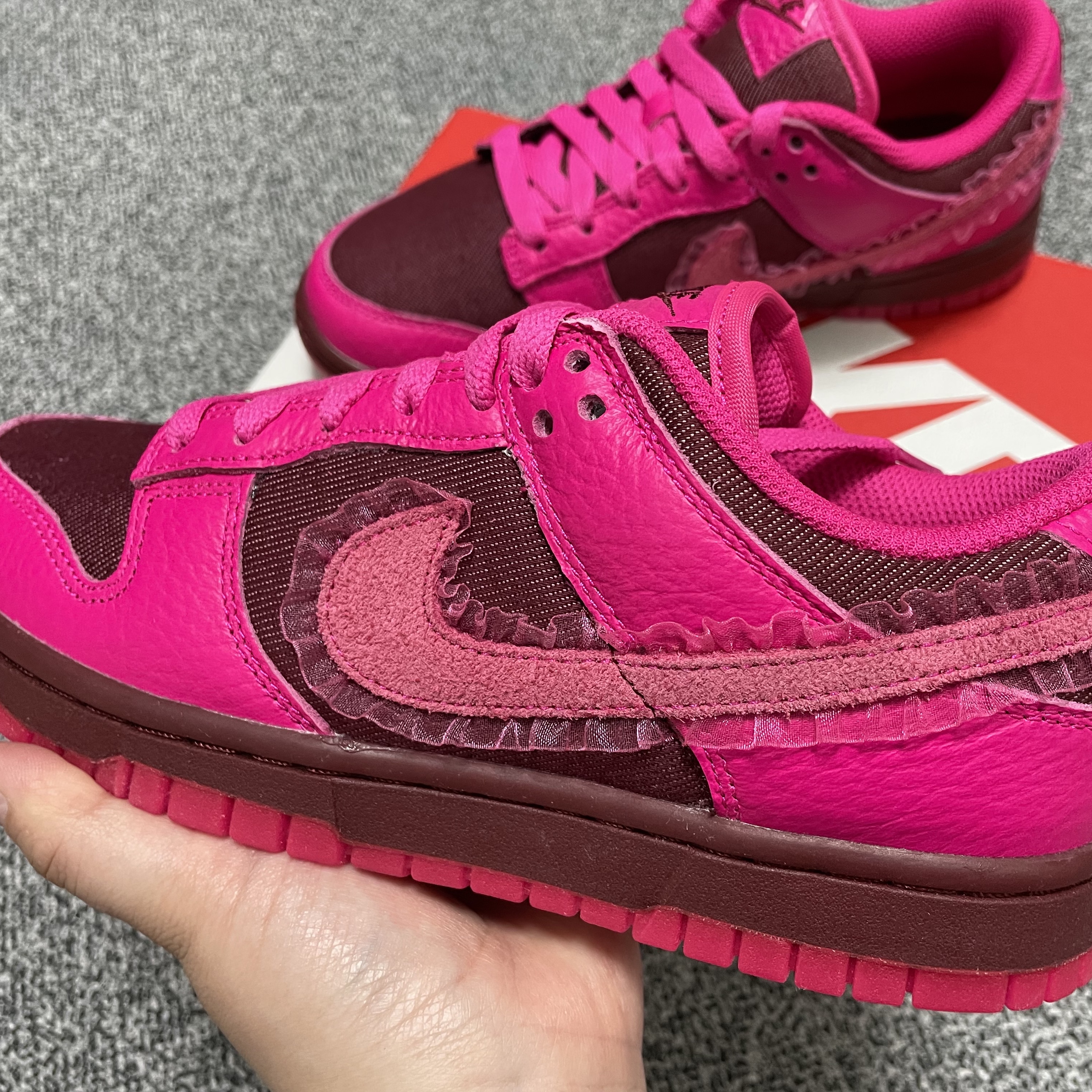 (W) Nike Dunk Low Prime Pink, (GS) Nike Dunk Low Pink Foam 착용 스타일 - 1