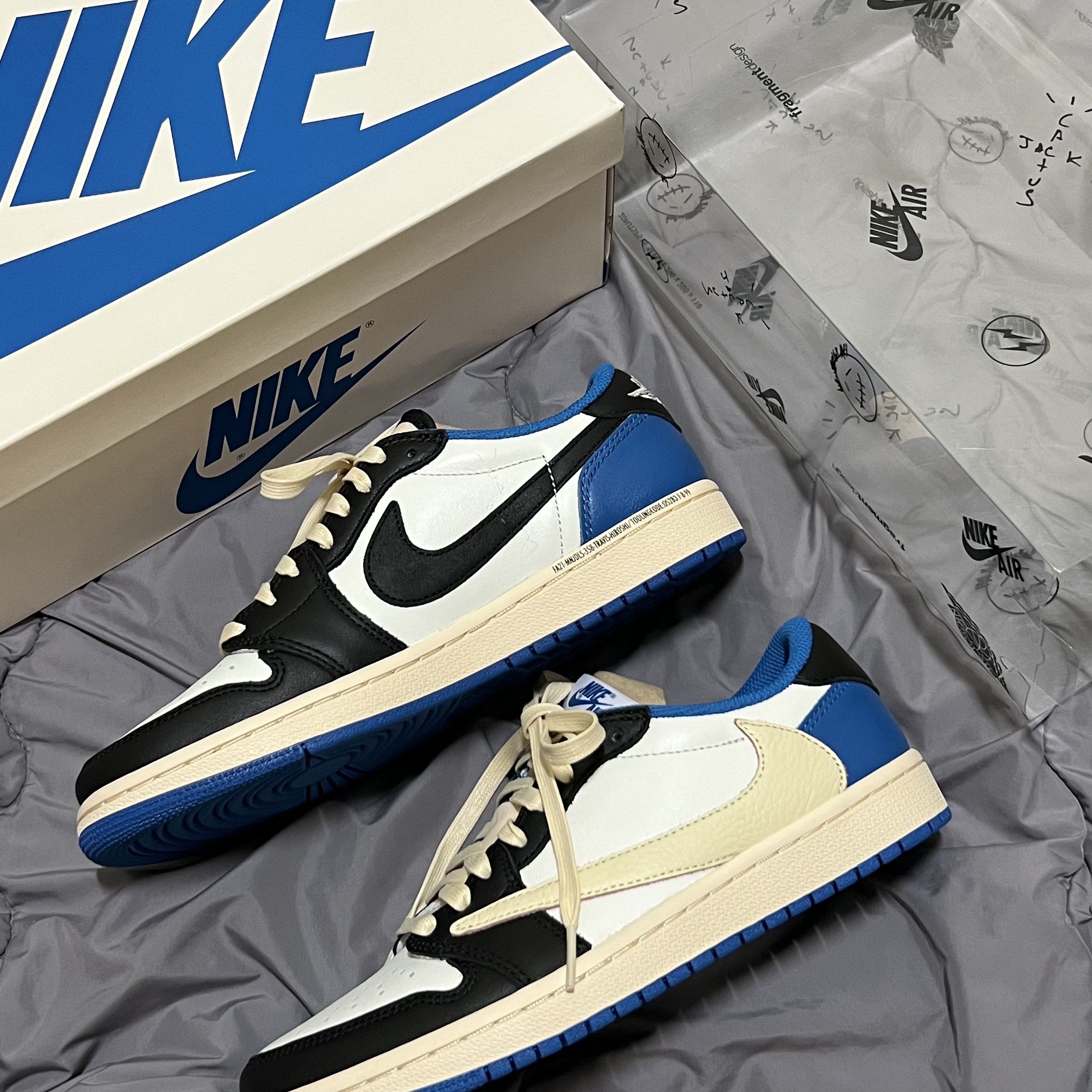 Jordan 1 x Travis Scott x Fragment Retro Low OG SP Military Blue 착용 스타일