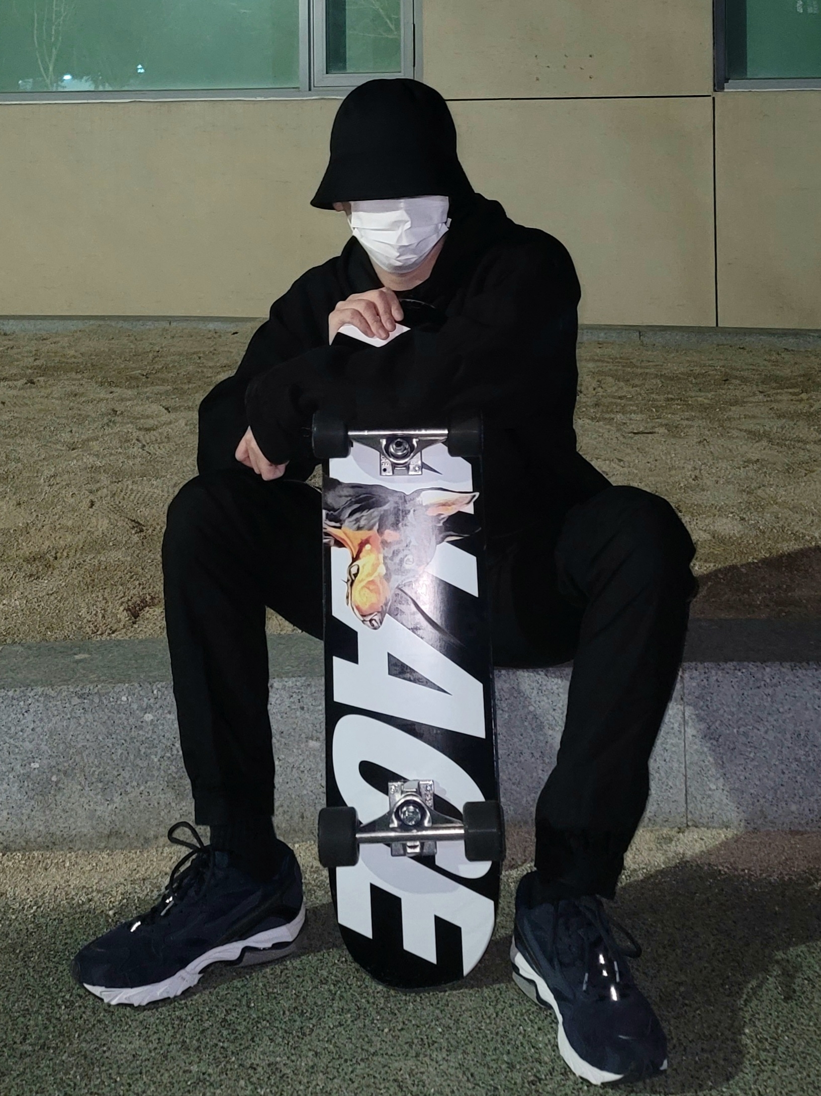 Stone Island 31314 Stretch Cotton Wool Satin Cargo Pants Black - 21FW, Mizuno x Beams Wave Rider 10 착용 스타일