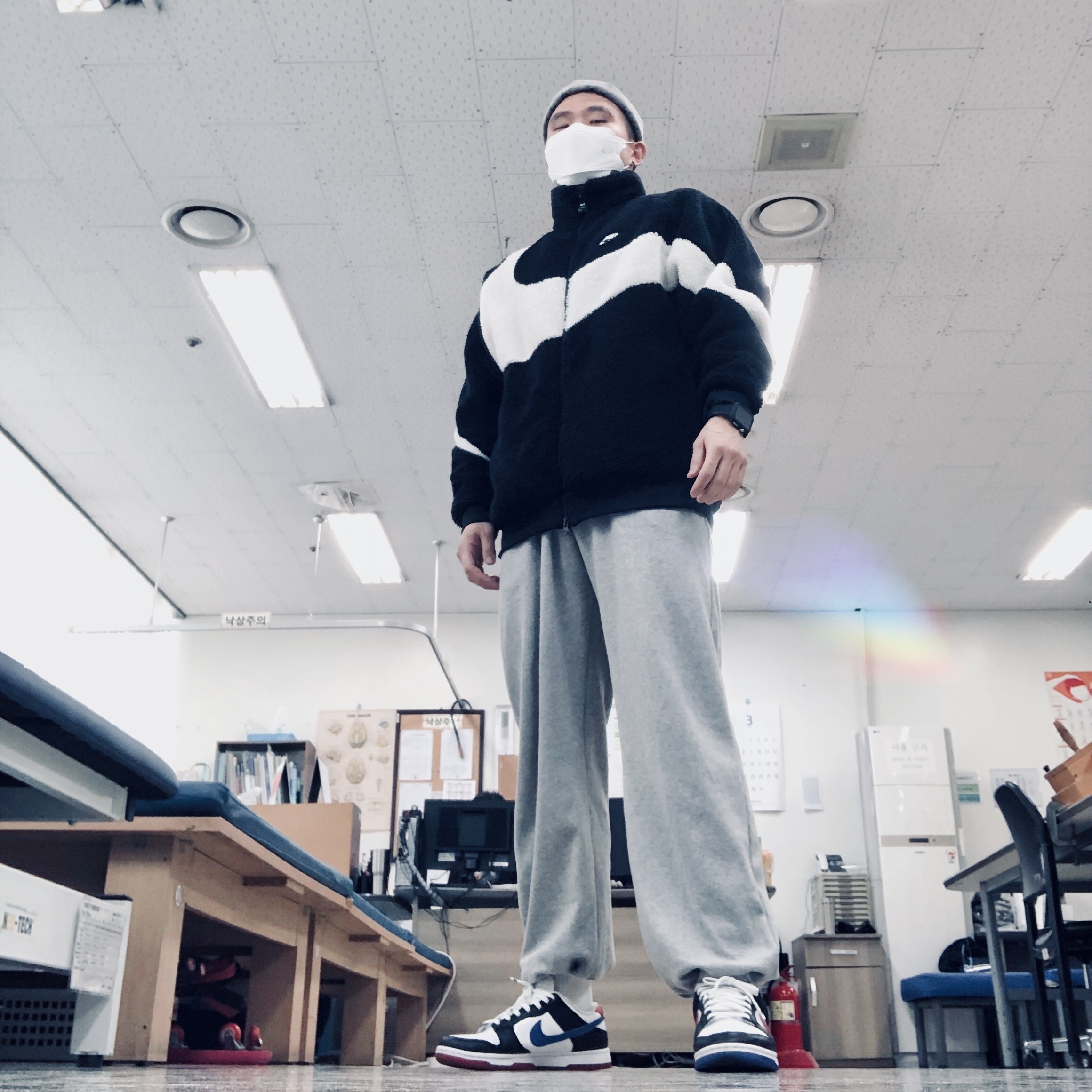 Nike Dunk Low SE Seoul (With Special Gift), Nike Big Swoosh Full Zip Jacket Black Sail 착용 스타일