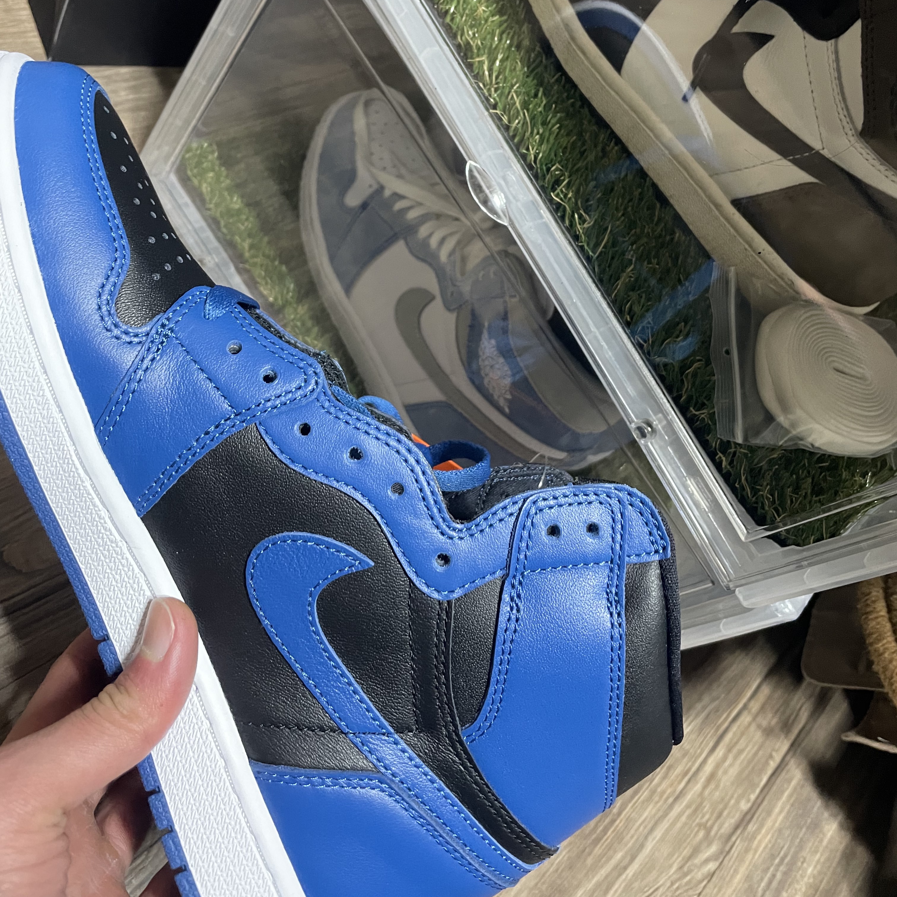 Jordan 1 Retro High OG Dark Marina Blue, Jordan 1 Retro High OG Hyper Royal 착용 스타일