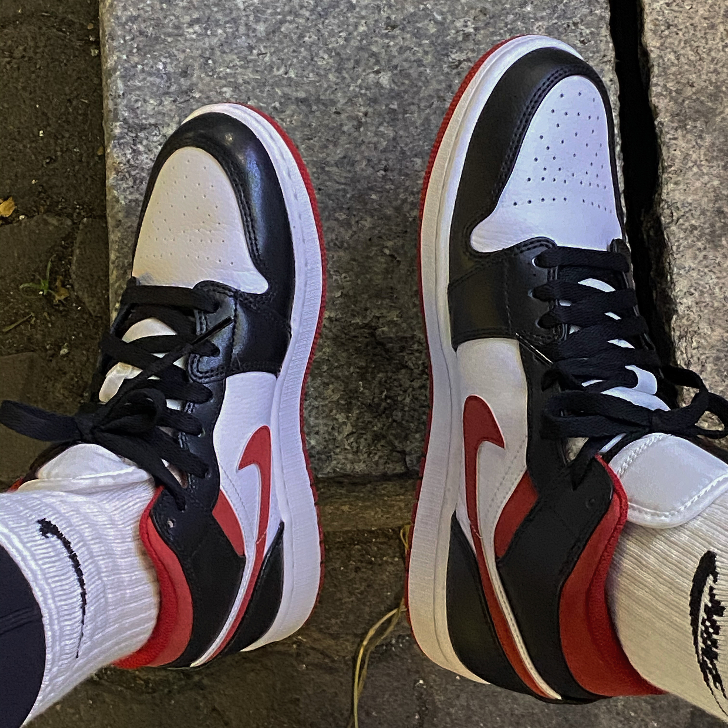 Jordan 1 Mid Gym Red Black White, (GS) Jordan 1 Mid Gym Red Black White 착용 스타일