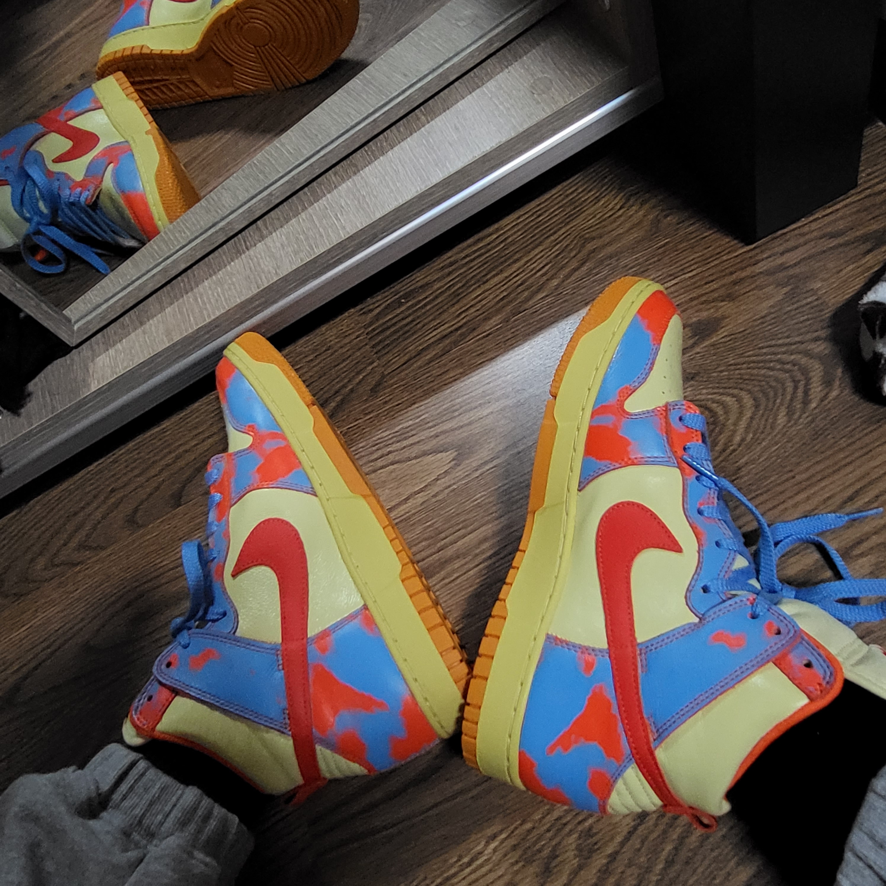 Nike Dunk High 1985 SP Orange Acid Wash 착용 스타일 - 2