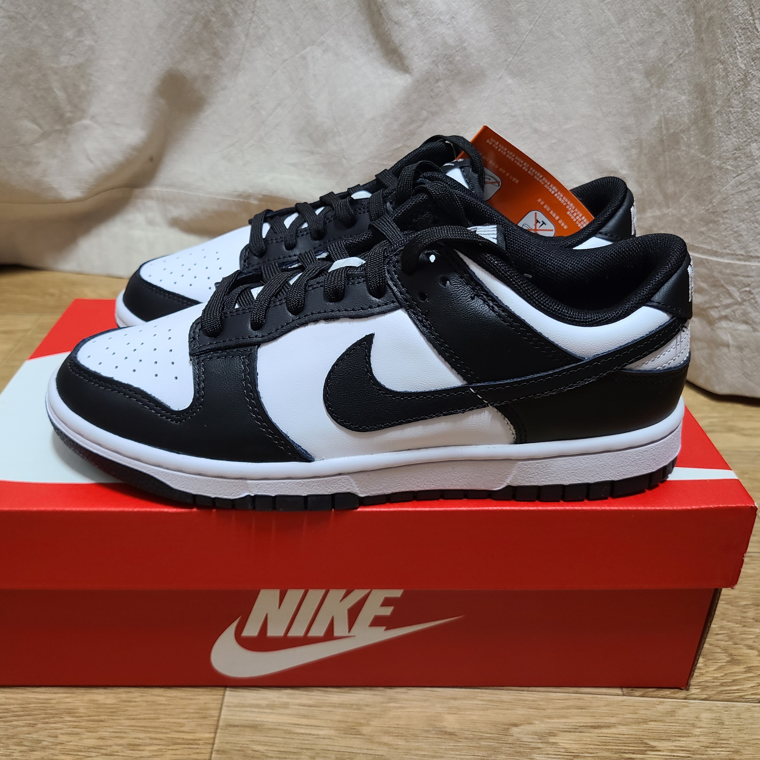 Nike Dunk Low Retro Black 착용 스타일