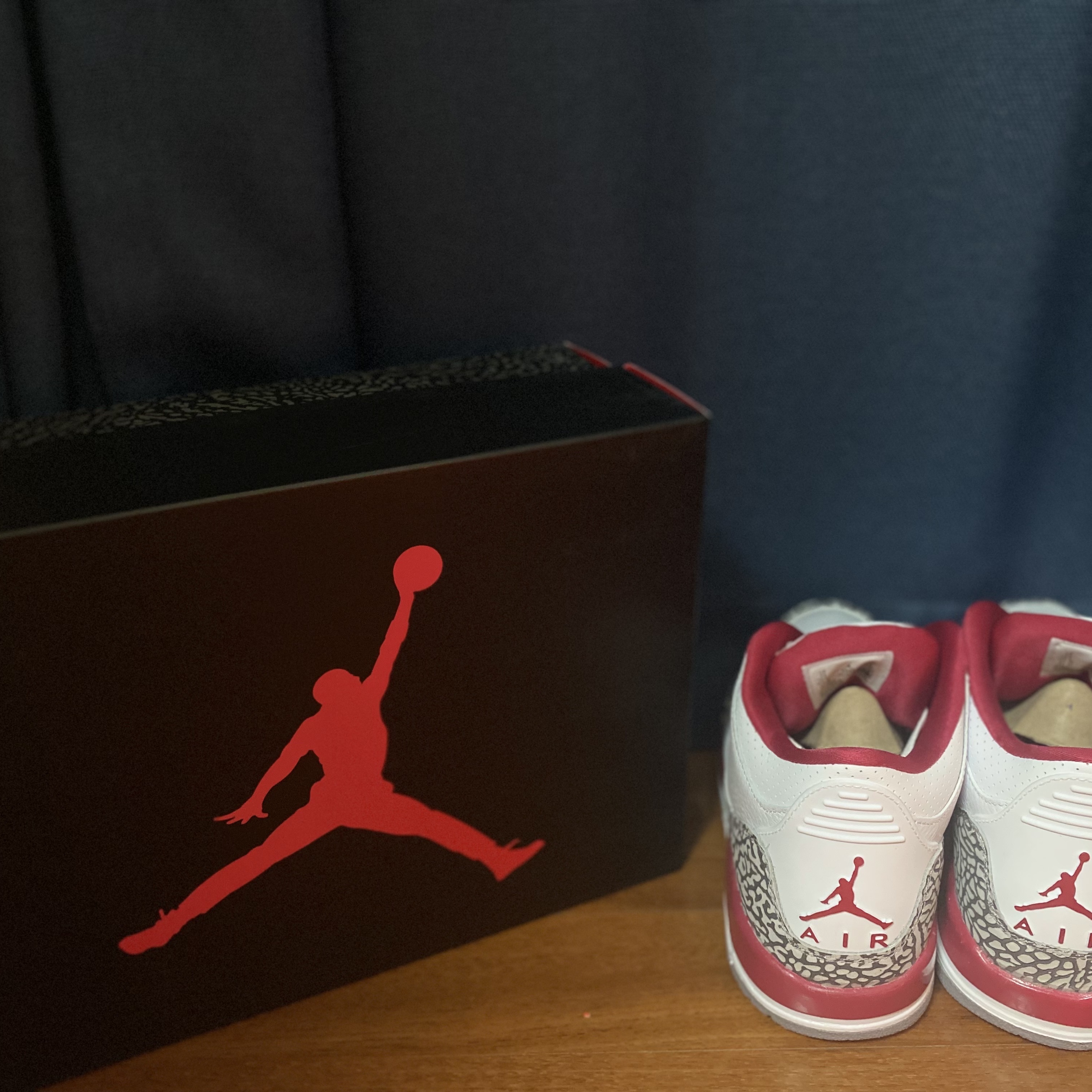 Jordan 3 Retro Cardinal Red, (GS) Jordan 3 Retro Cardinal Red 착용 스타일 - 1