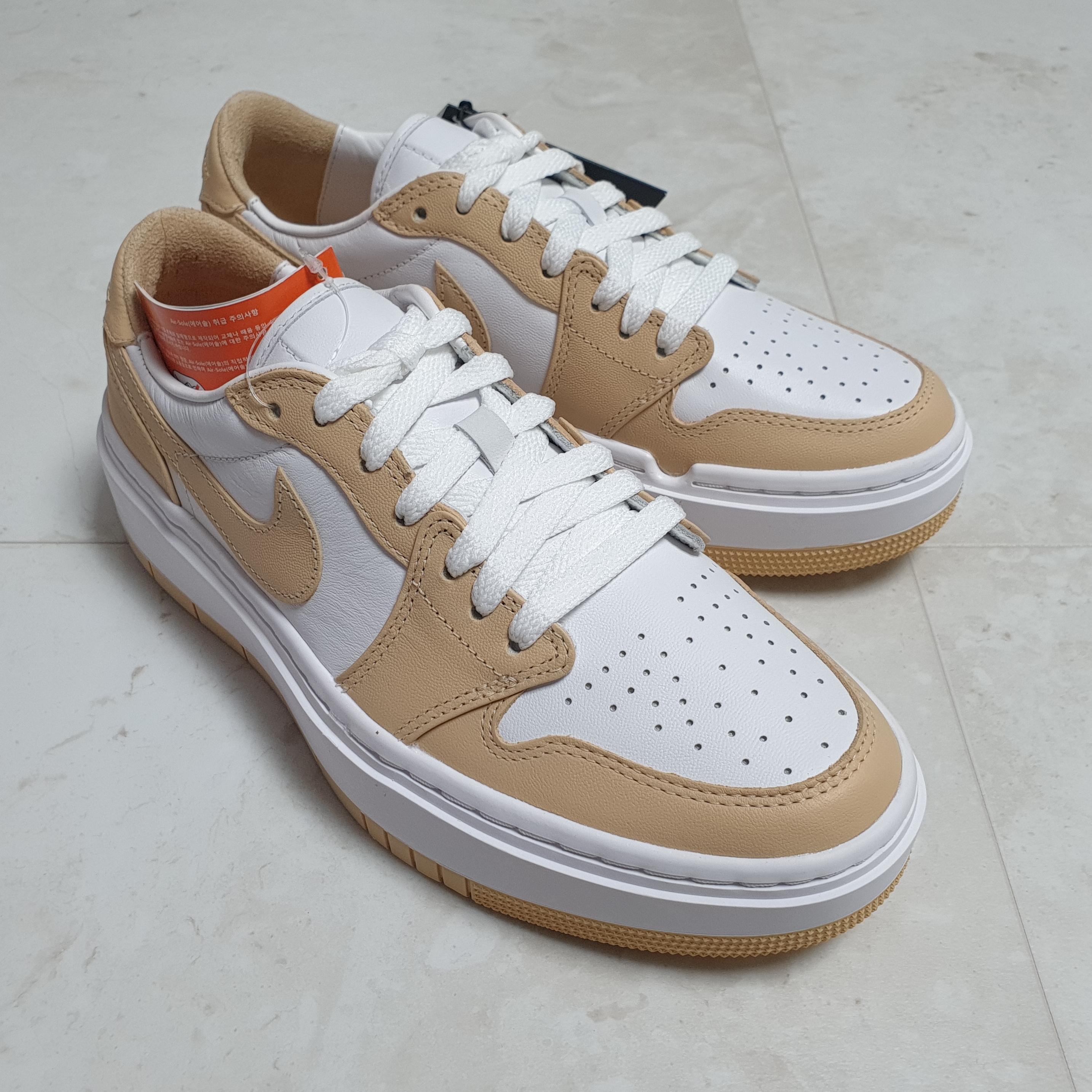 (W) Jordan 1 Elevate Low White Onyx 착용 스타일 - 1