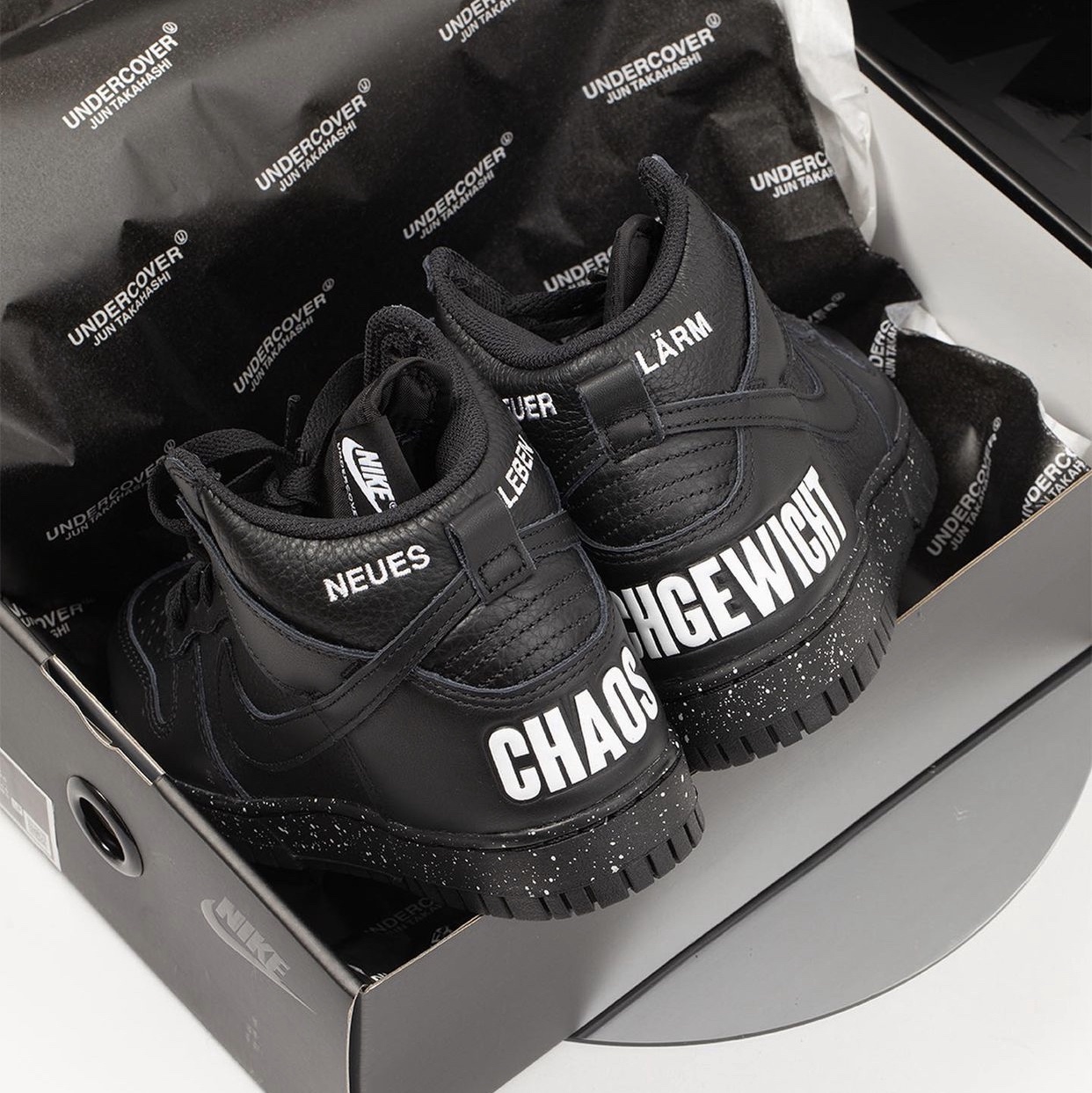 Nike x Undercover Dunk High 1985 Black 착용 스타일 - 3
