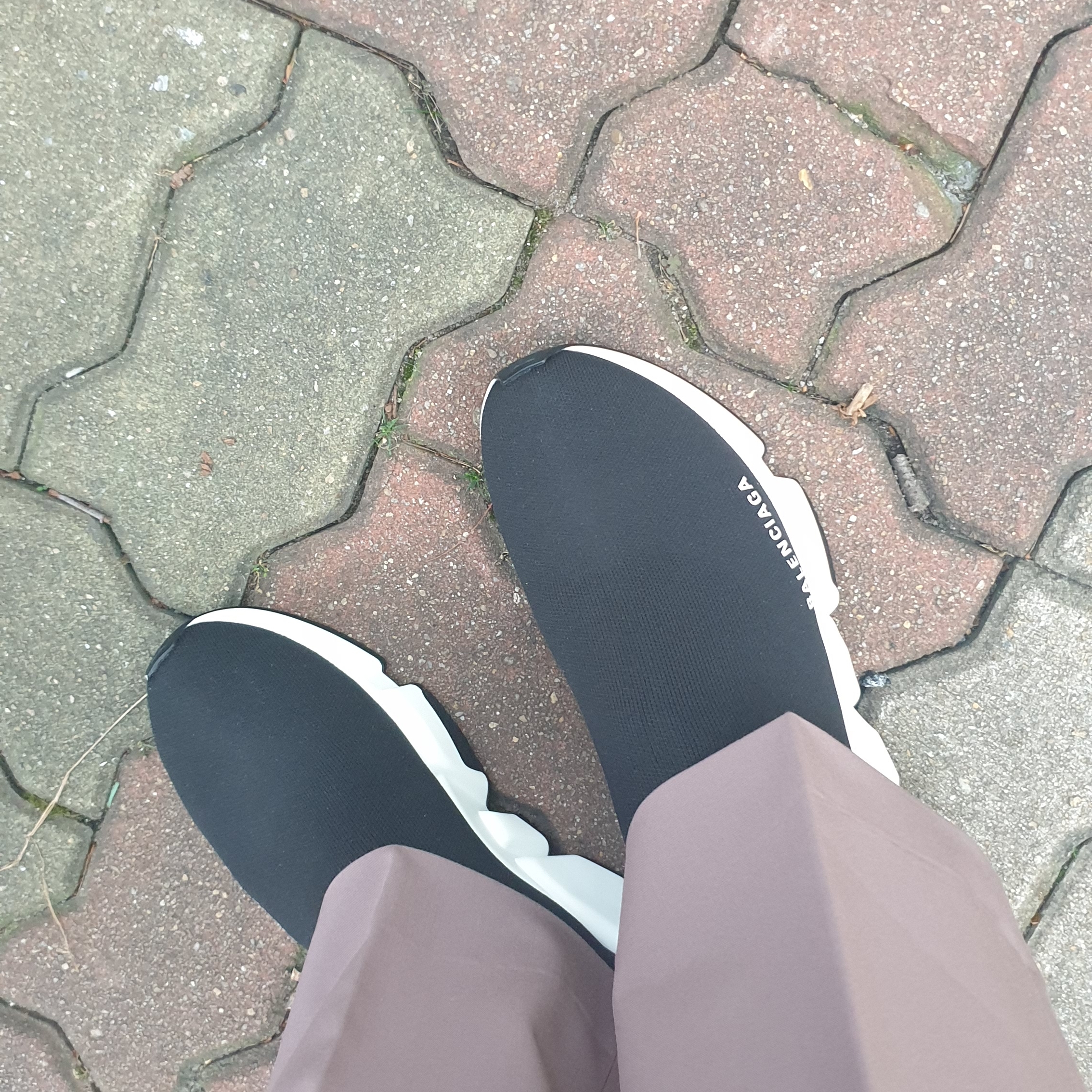 Balenciaga Speed Trainer Black White 2021/2022 착용 스타일