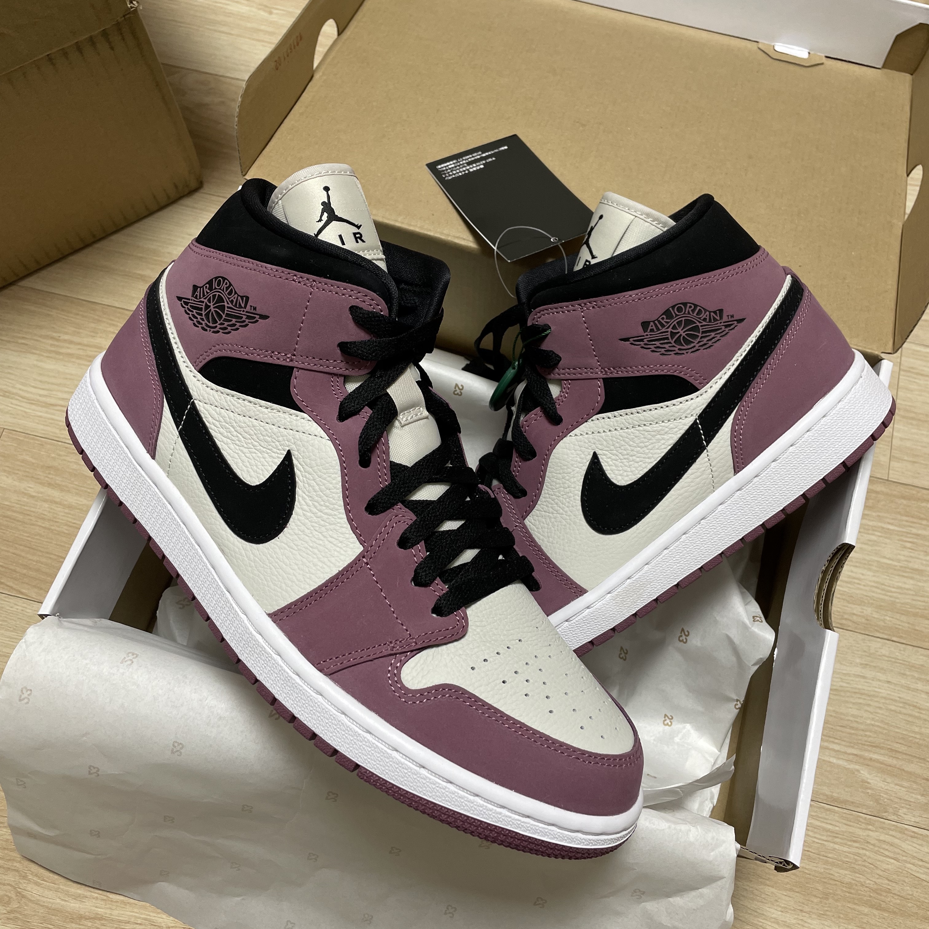 (W) Jordan 1 Mid SE Light Mulberry 착용 스타일 - 1