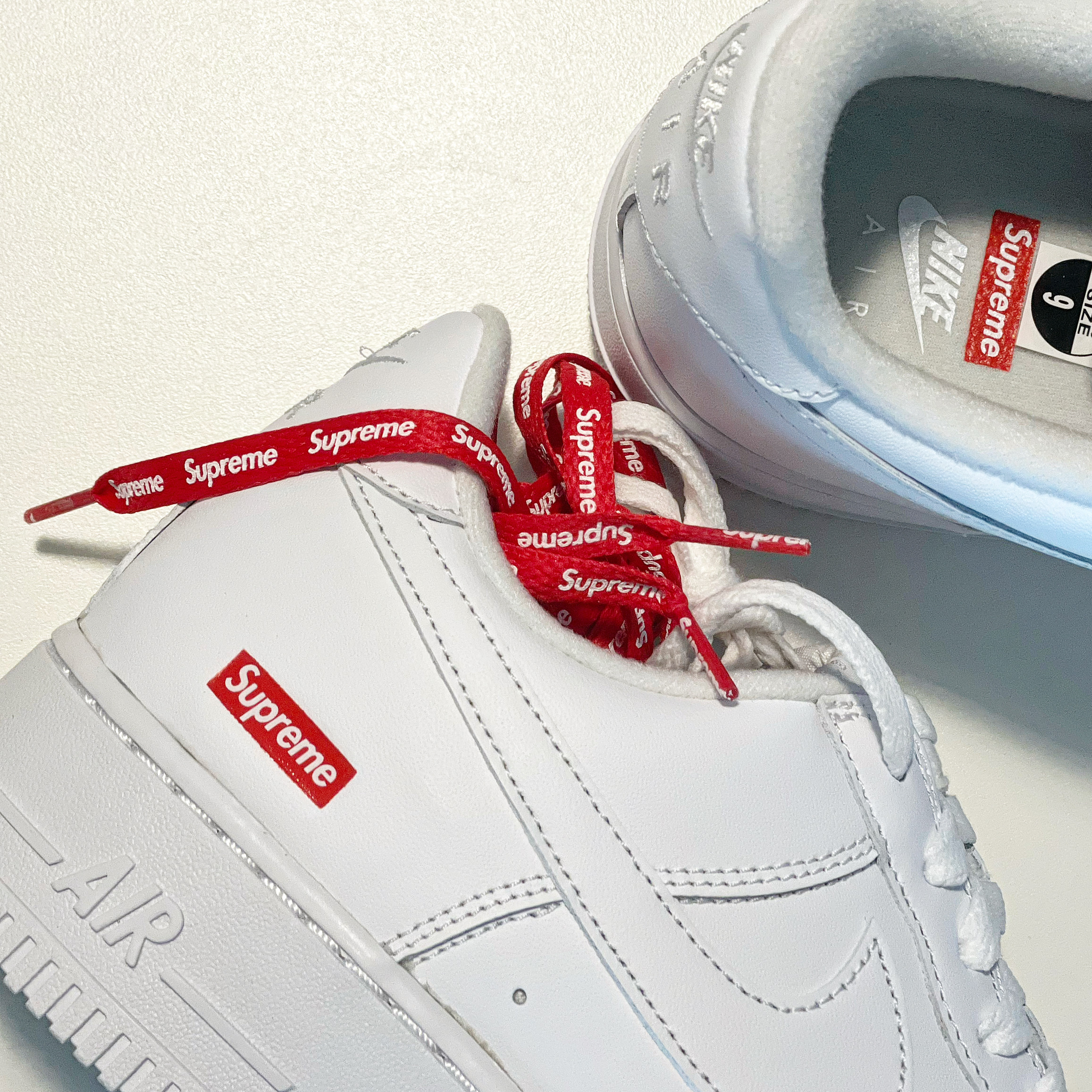 Nike x Supreme Air Force 1 Low White 착용 스타일