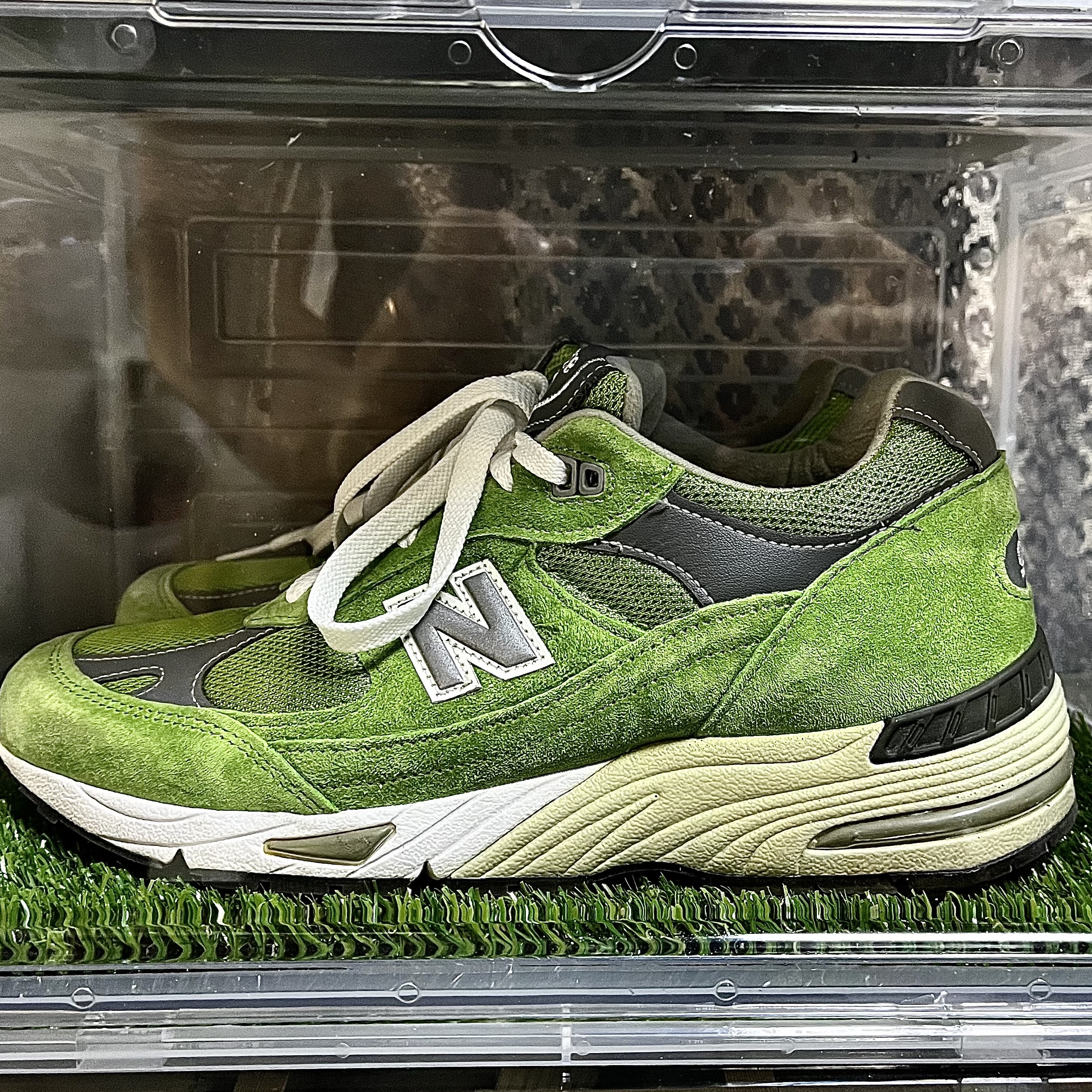 New Balance 991 Made in UK Bright Green 착용 스타일