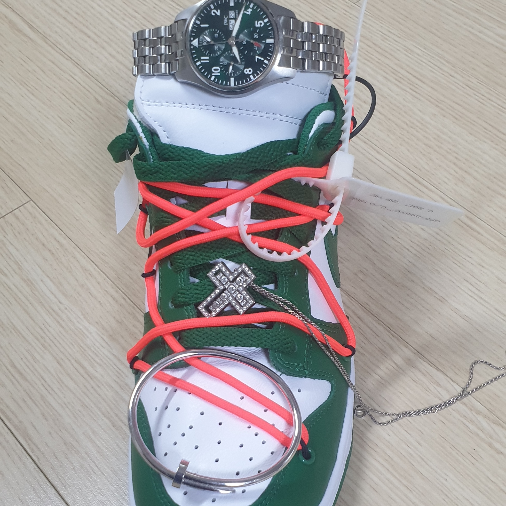 Nike x Off-White Dunk Low Pine Green, Jordan 1 x Travis Scott x Fragment Retro Low OG SP Military Blue 착용 스타일 - 1