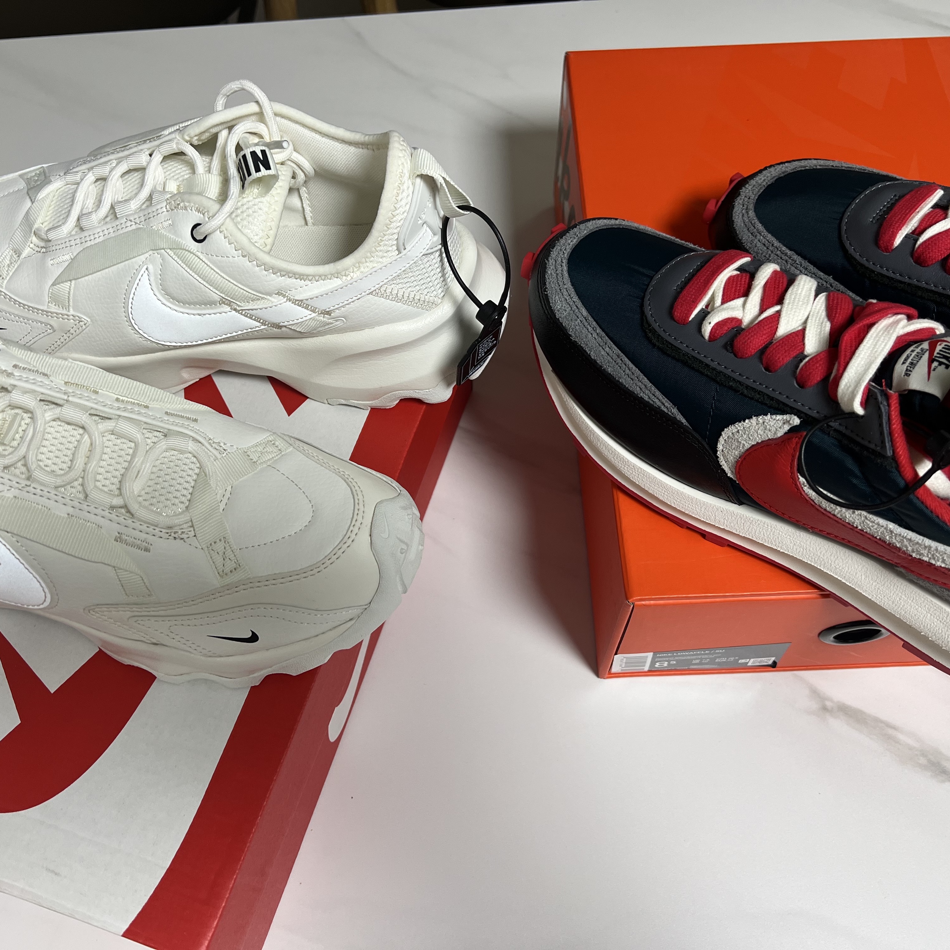 Nike x Sacai x Undercover LDWaffle Midnight Spruce University Red, (W) Nike TC 7900 Summit White 착용 스타일