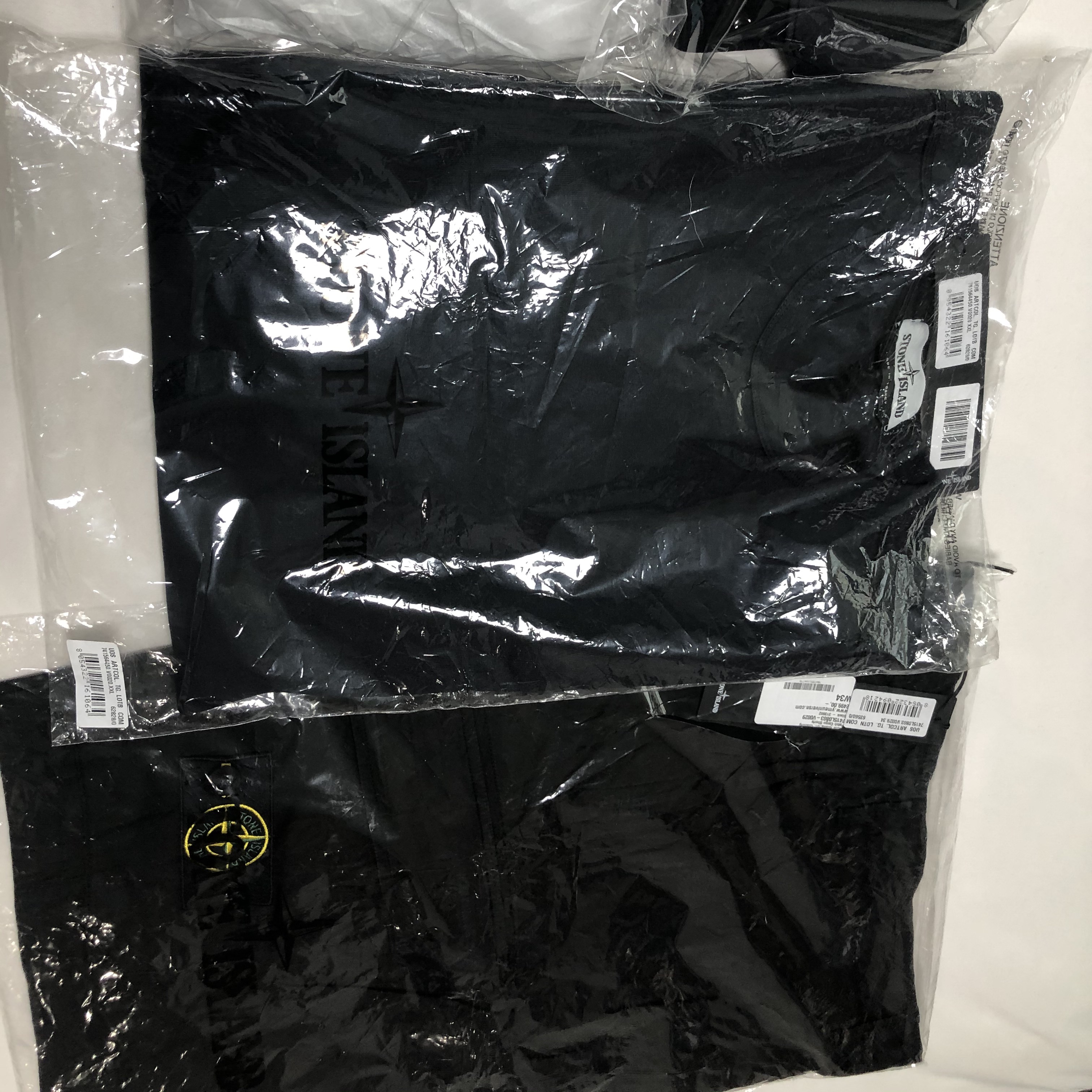 Stone Island 63051 Crewneck Sweatshirt Navy Blue - 22SS 착용 스타일