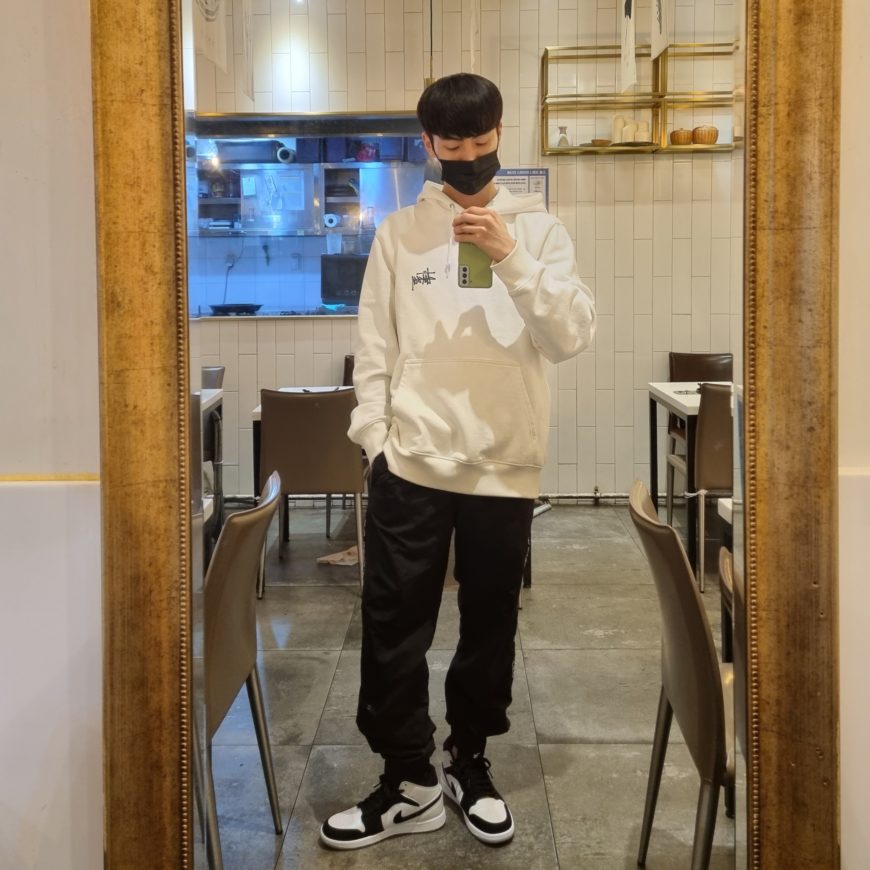 Jordan 1 Mid SE Diamond, Stussy Basic Stussy Hoodie Ash Heather 2021 착용 스타일