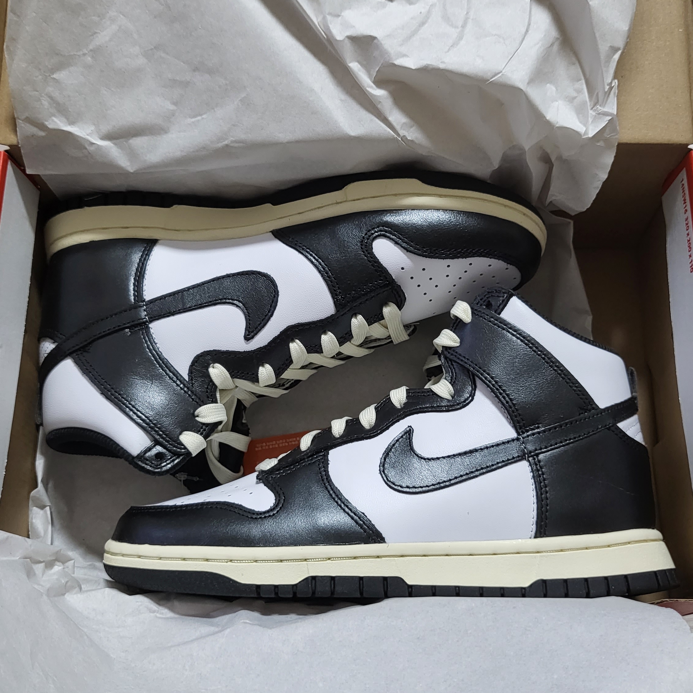 (W) Nike Dunk High Vintage Black 착용 스타일