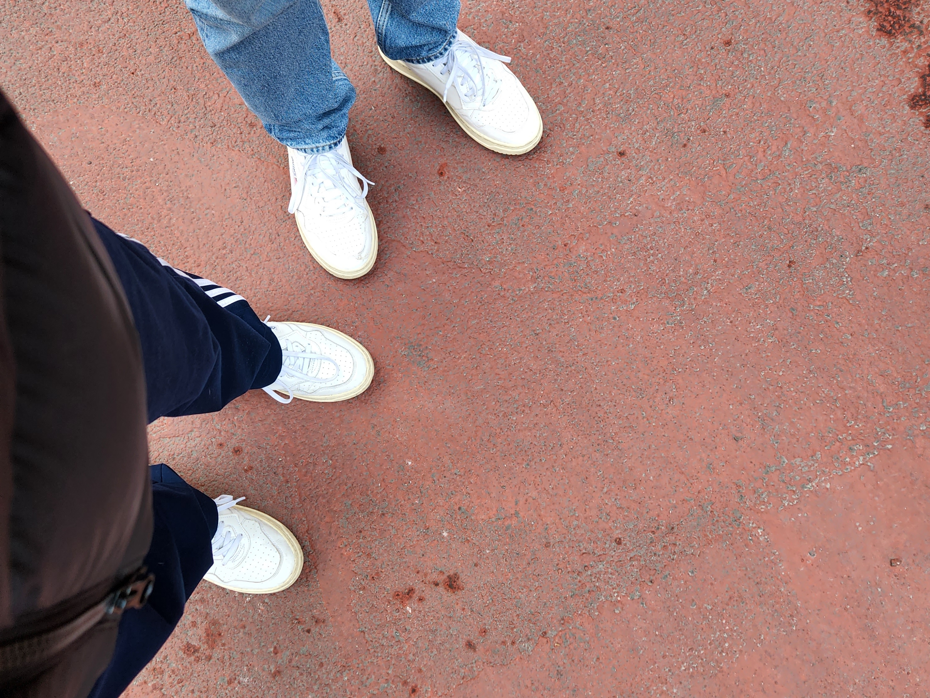 Autry Medalist Low Leather Sneakers White, Autry Medalist Low Goatskin Sneakers White 착용 스타일