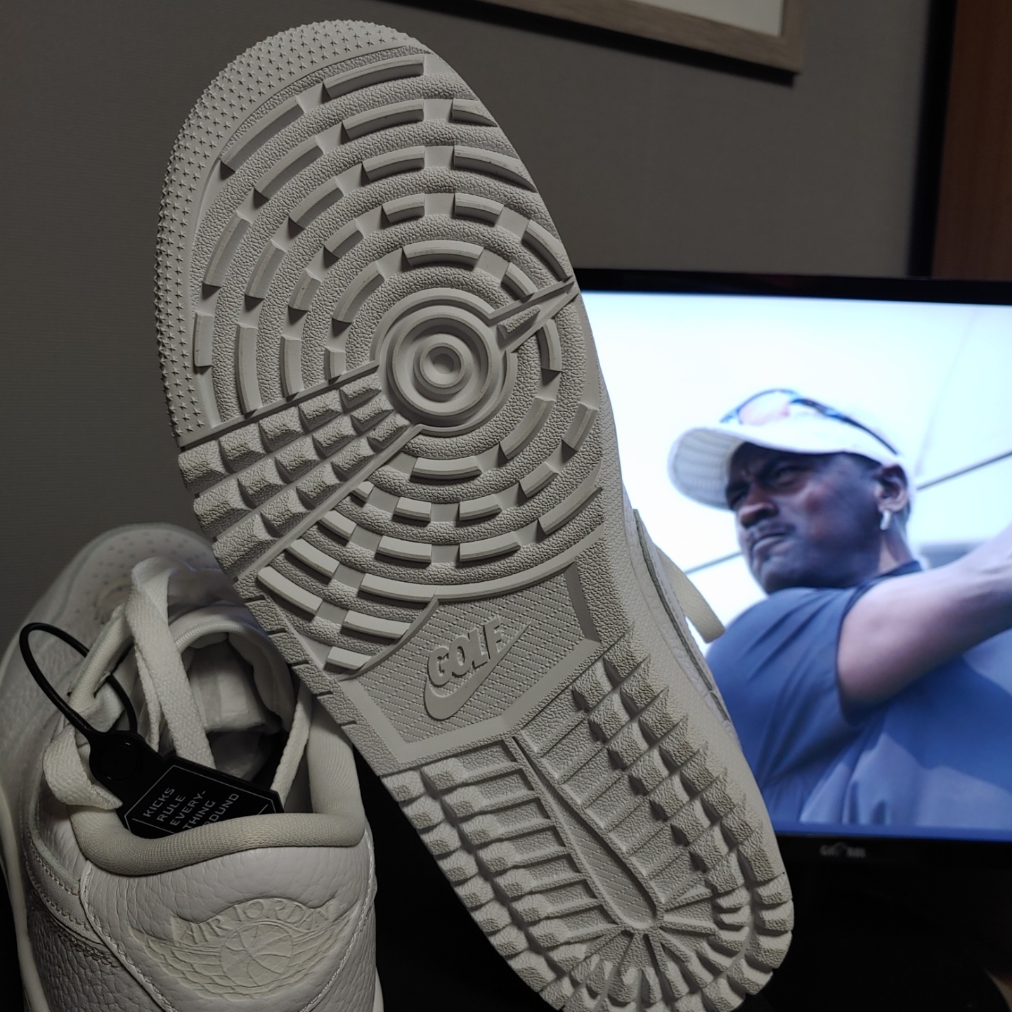 Jordan 1 Low Golf Triple White 착용 스타일 - 4