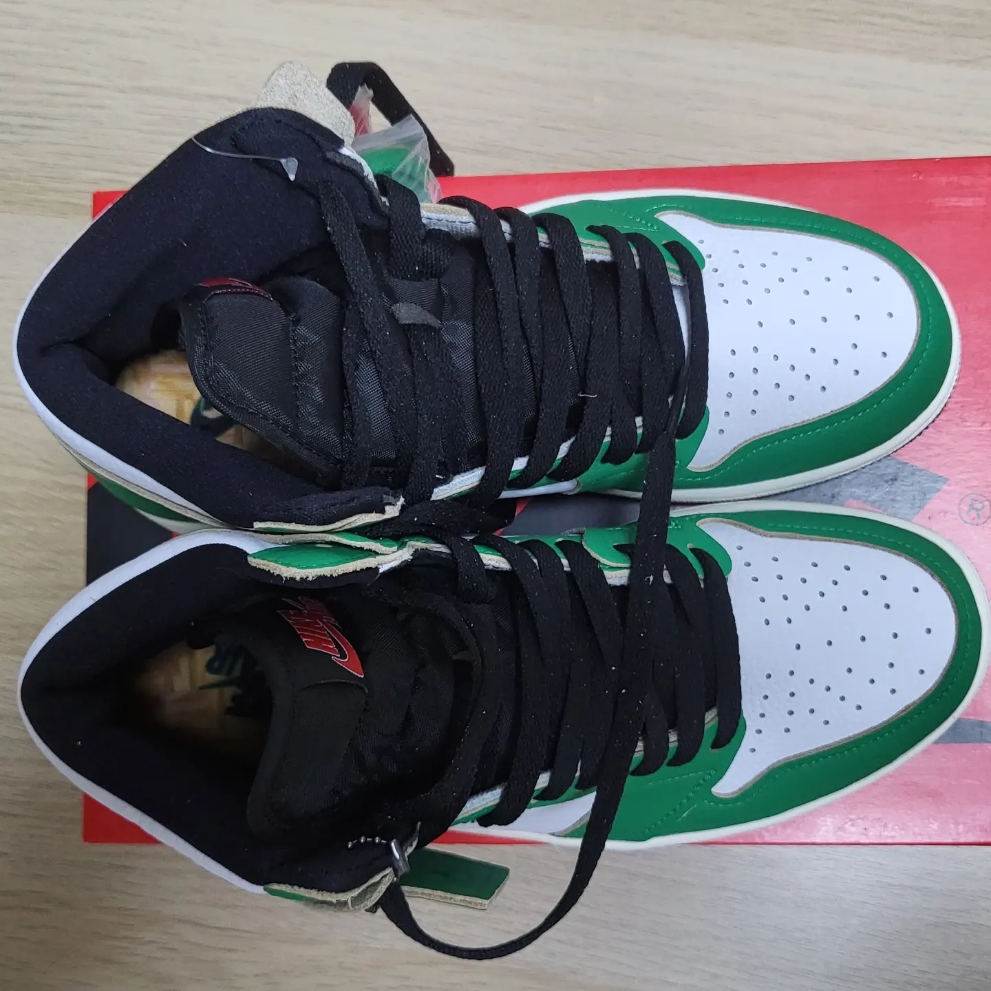 (W) Jordan 1 Retro High OG Lucky Green 착용 스타일 - 4