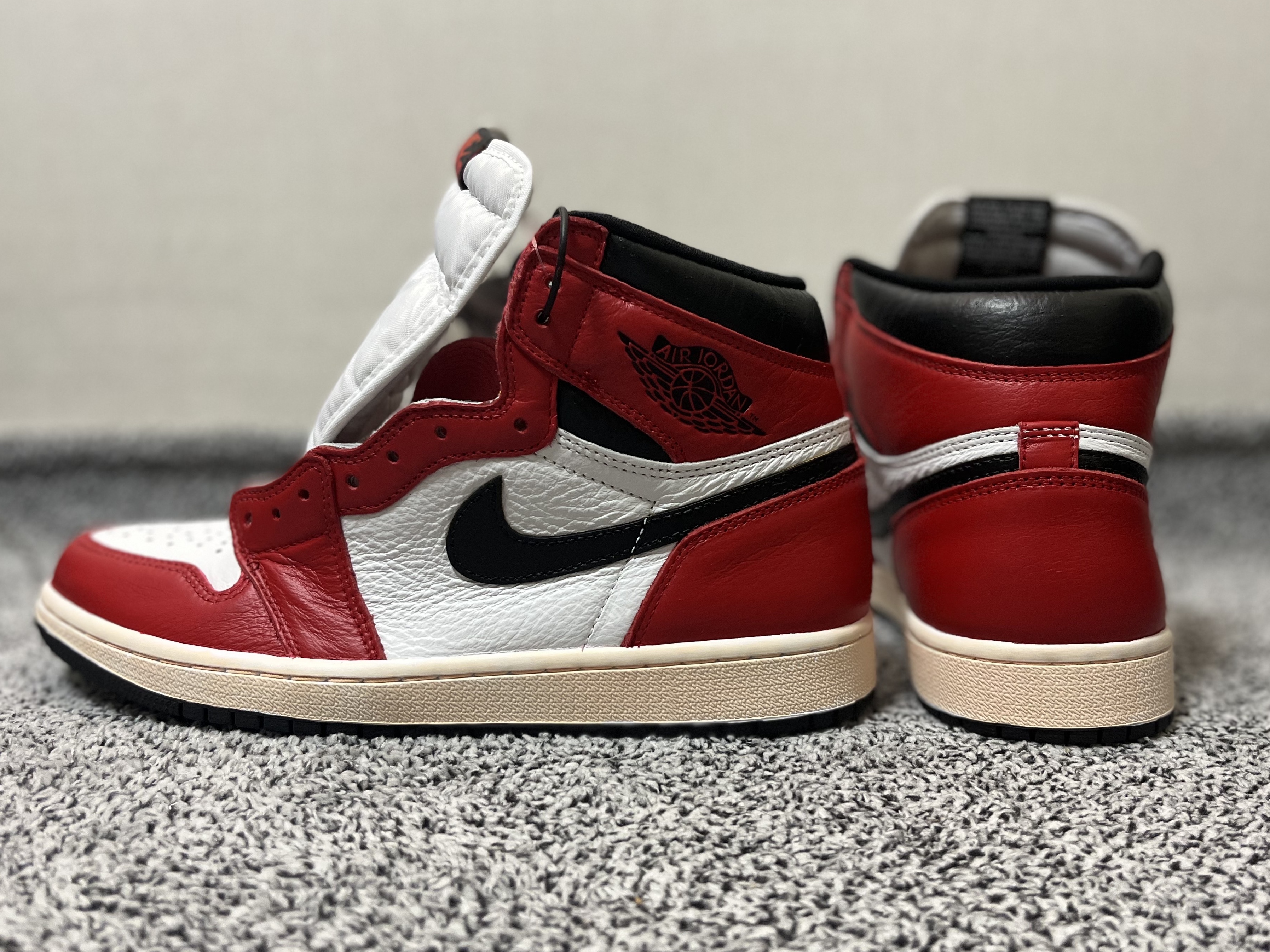 Jordan 1 Retro High OG Light Fusion Red 착용 스타일 - 2