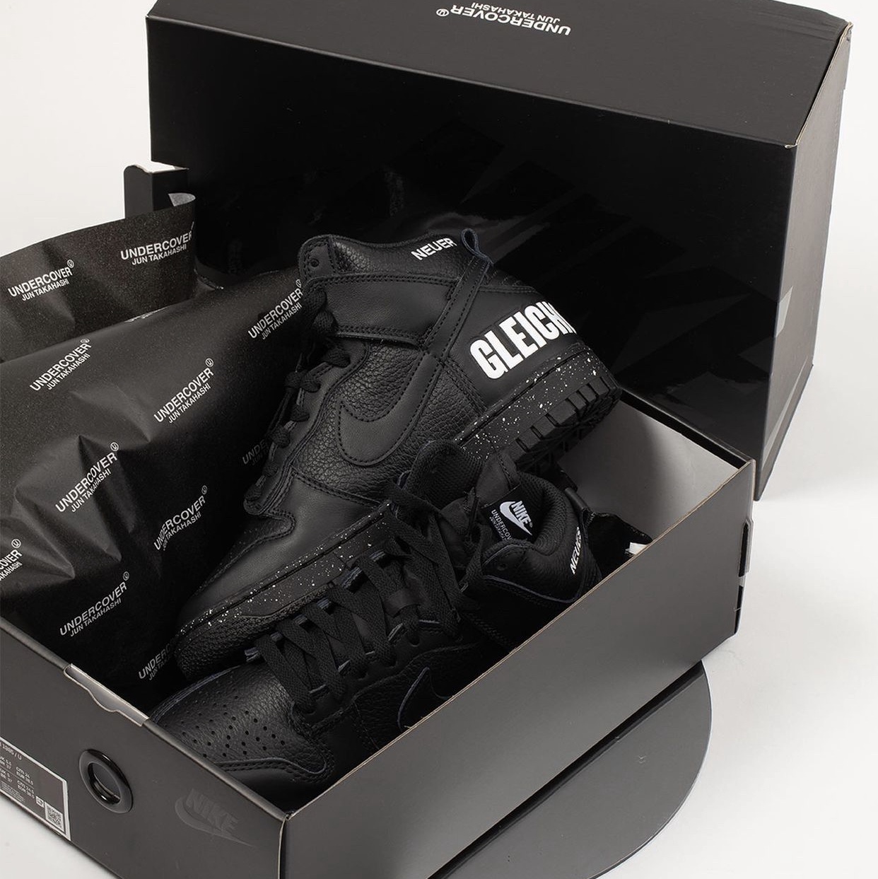 Nike x Undercover Dunk High 1985 Black 착용 스타일 - 4