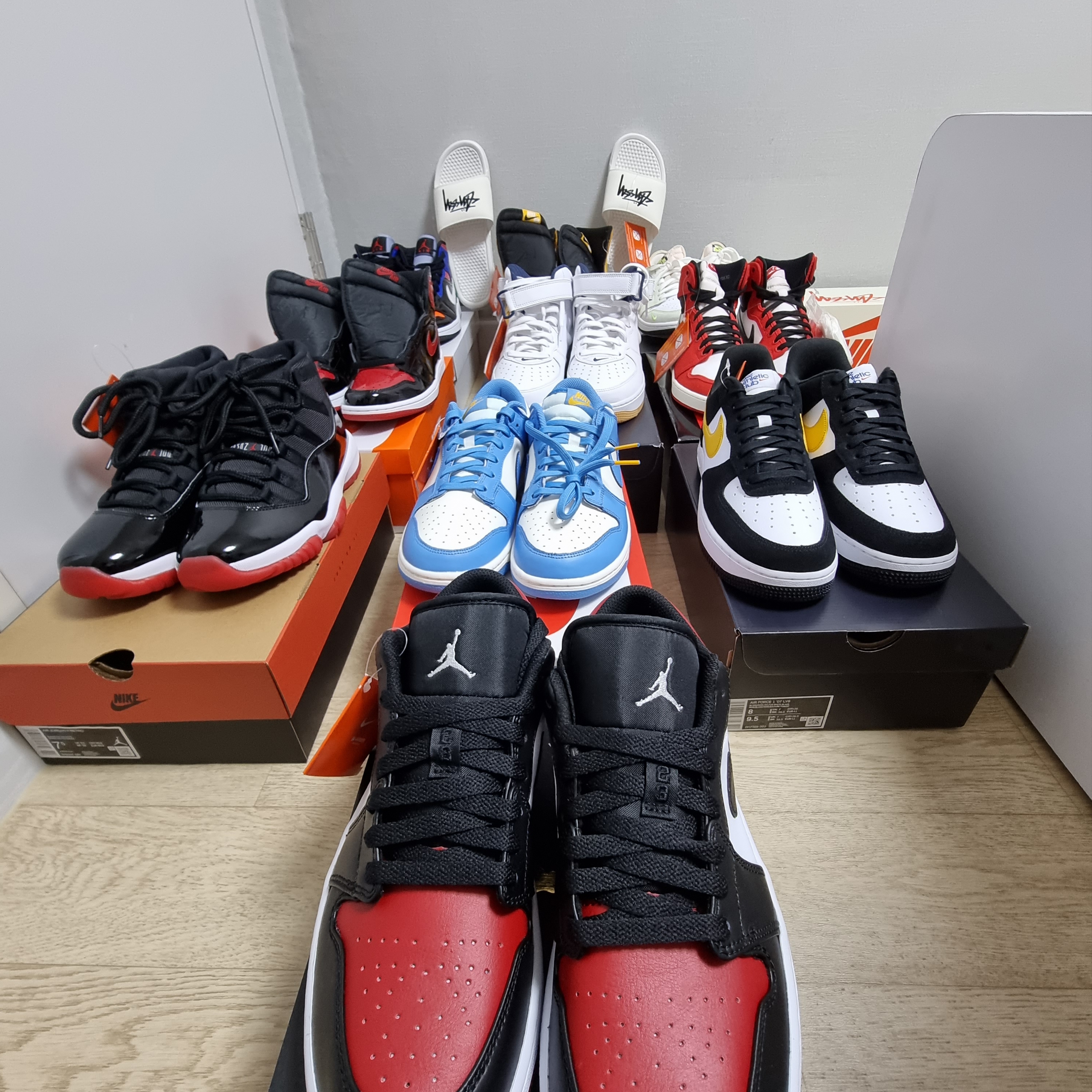 Jordan 1 Low Bred Toe, (W) Nike Dunk Low Coast 착용 스타일