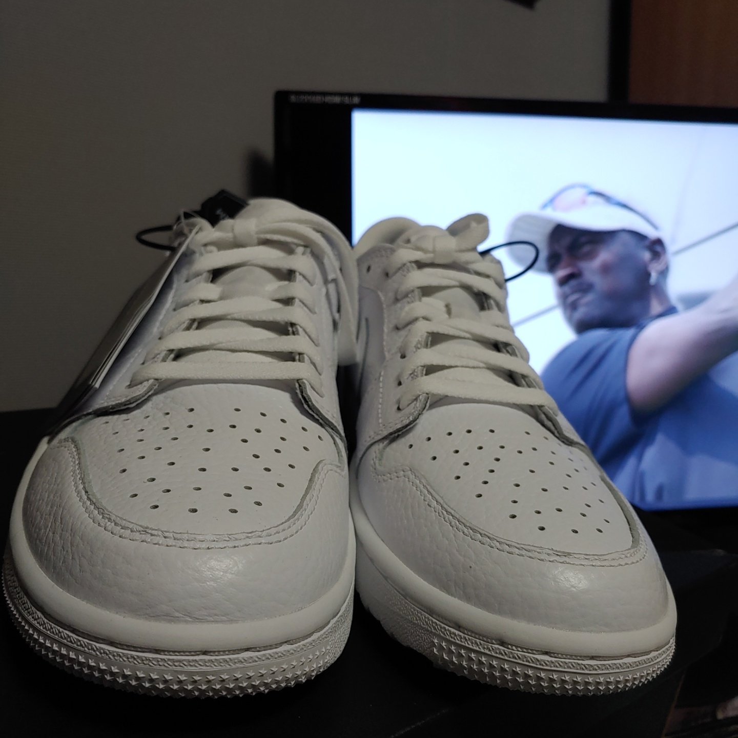 Jordan 1 Low Golf Triple White 착용 스타일 - 1