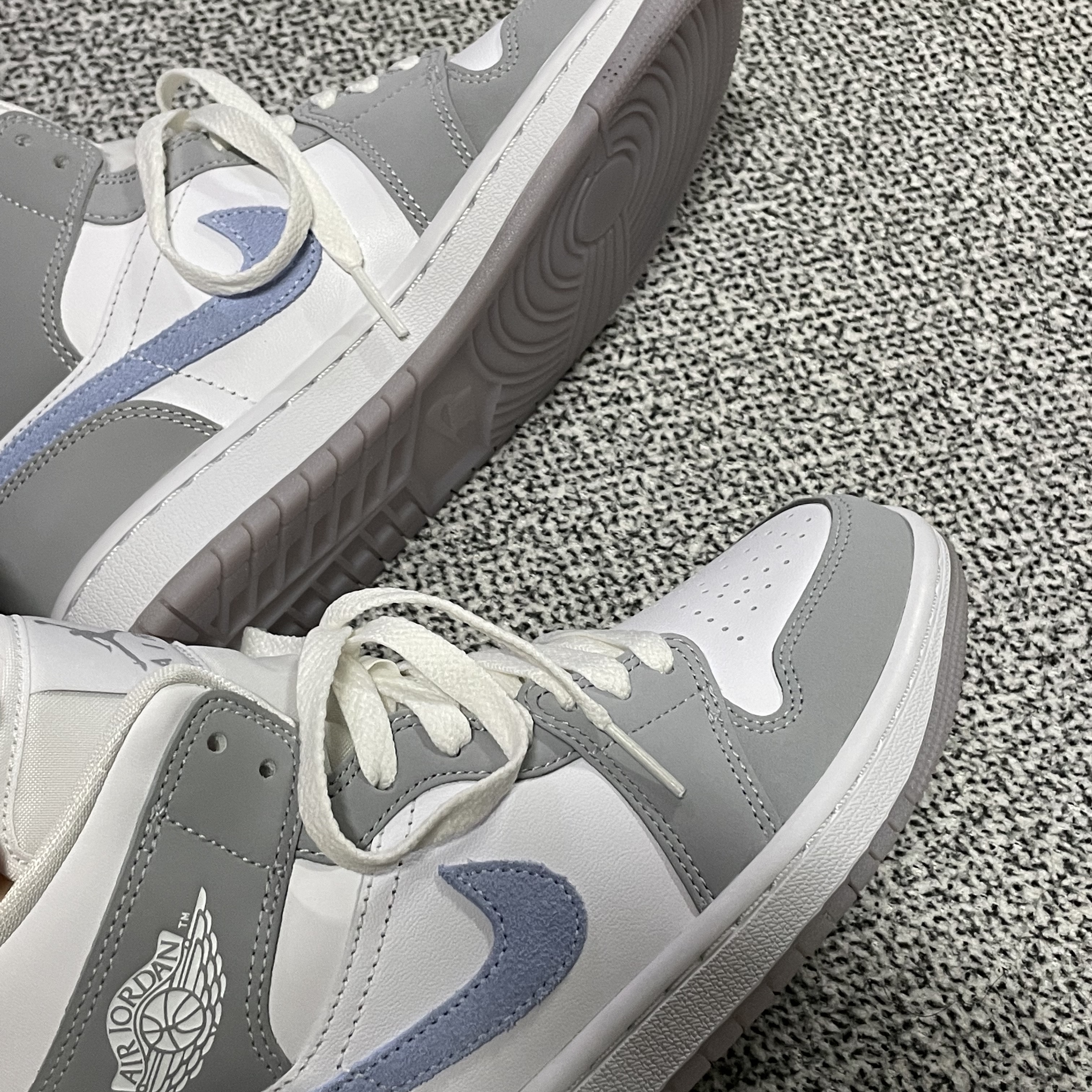(W) Jordan 1 Mid Wolf Grey 착용 스타일