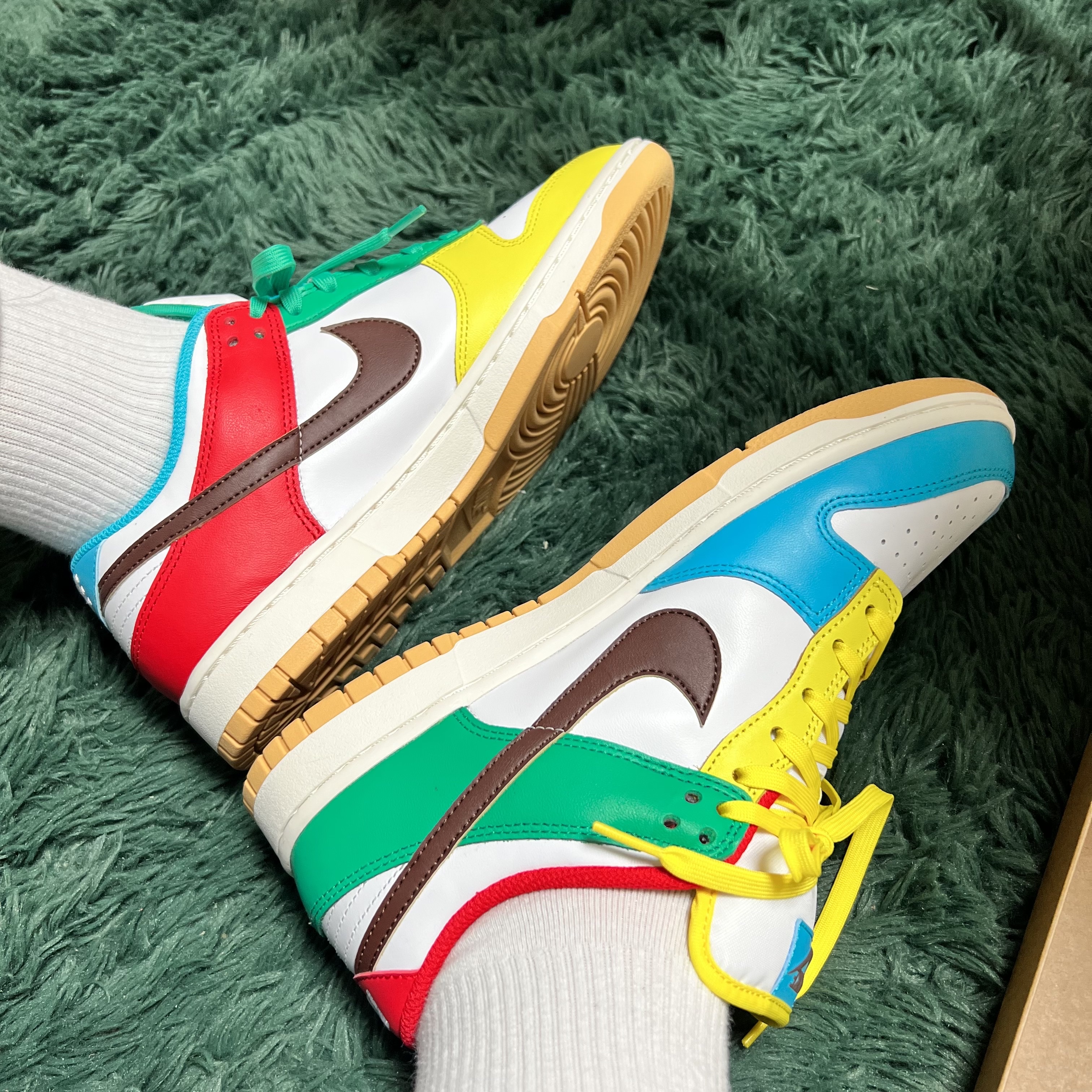 Nike Dunk Low SE Free.99 White 착용 스타일 - 2