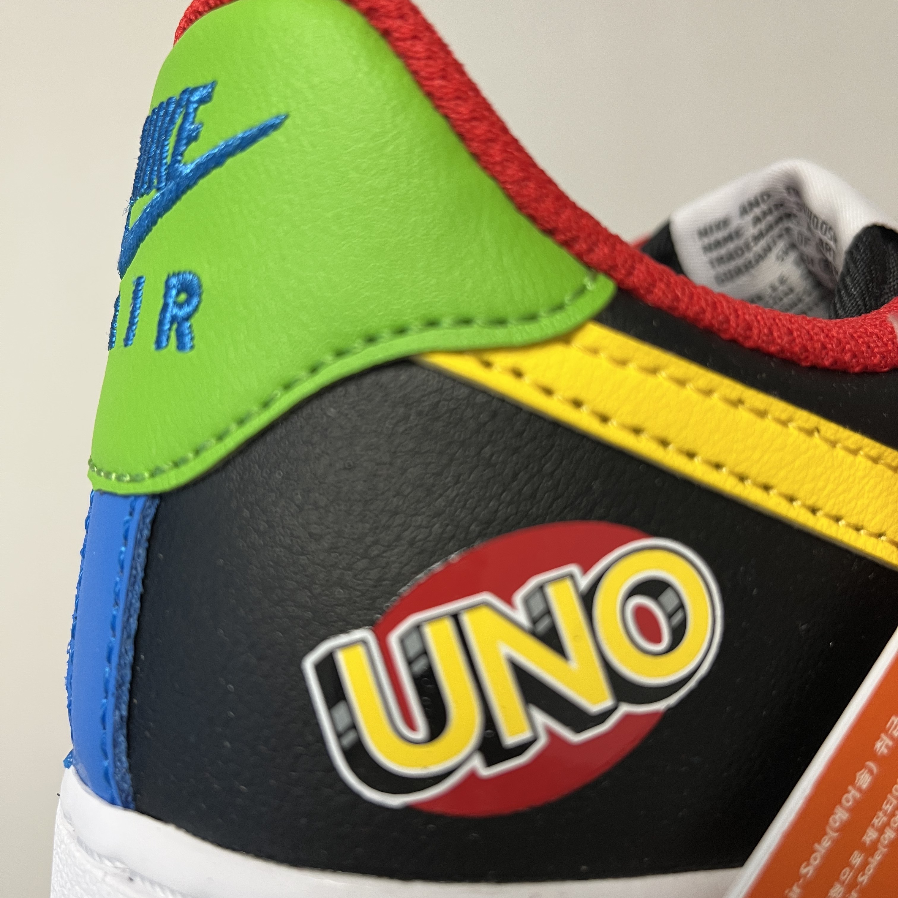 Nike x UNO Air Force 1 '07 QS White Yellow Zest 착용 스타일 - 3