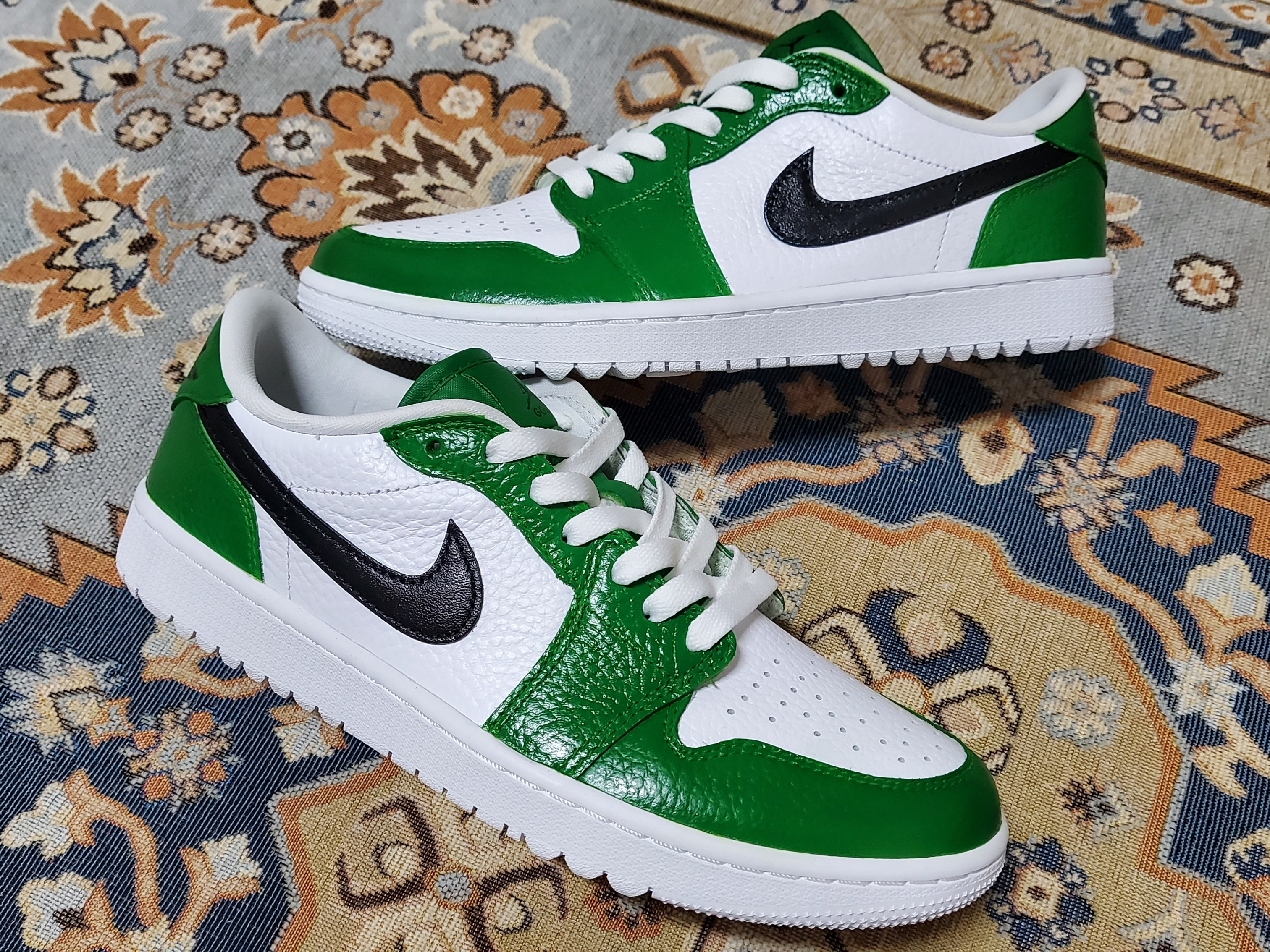 Jordan 1 Low Golf Triple White, Jordan 1 Low Pine Green 착용 스타일