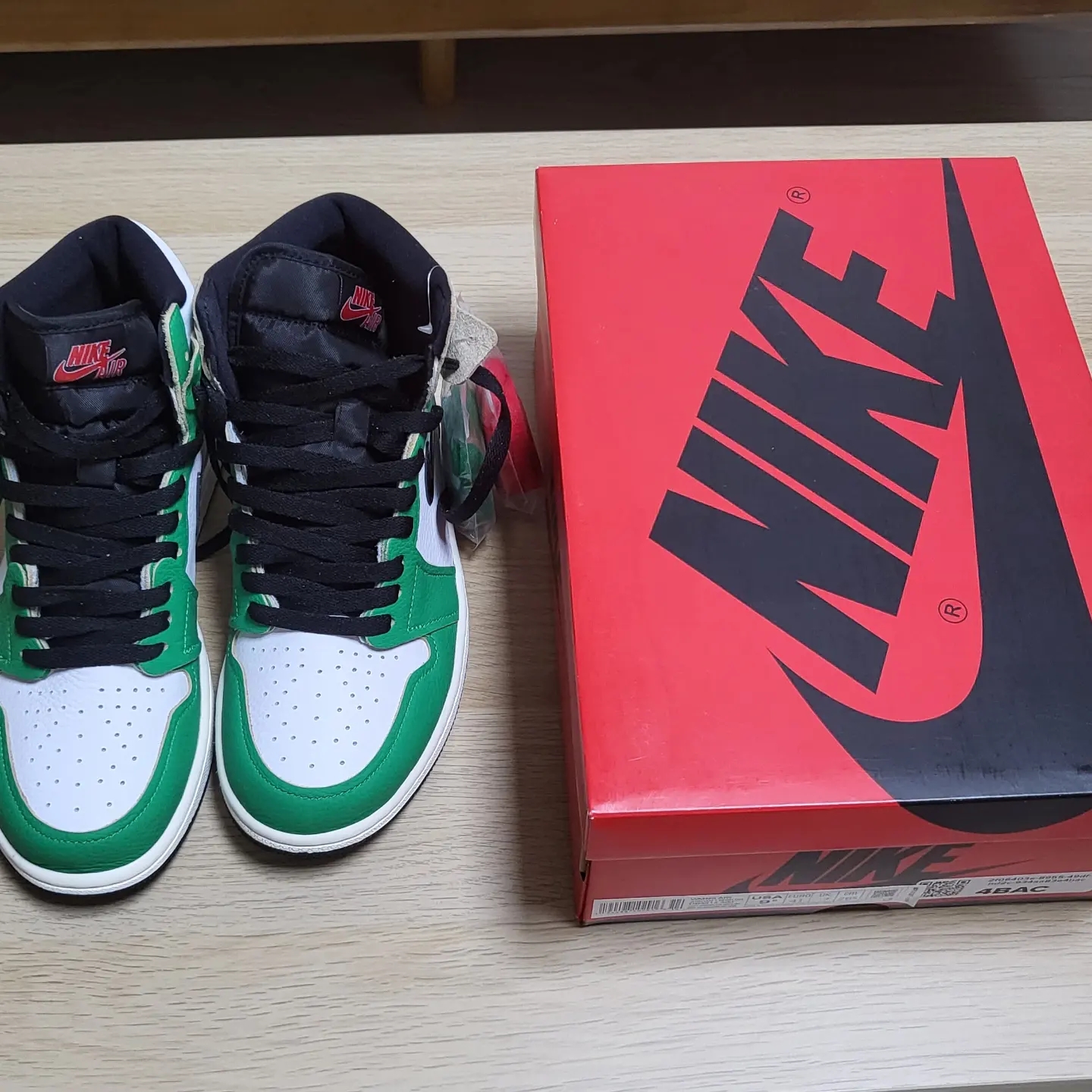 (W) Jordan 1 Retro High OG Lucky Green 착용 스타일 - 5