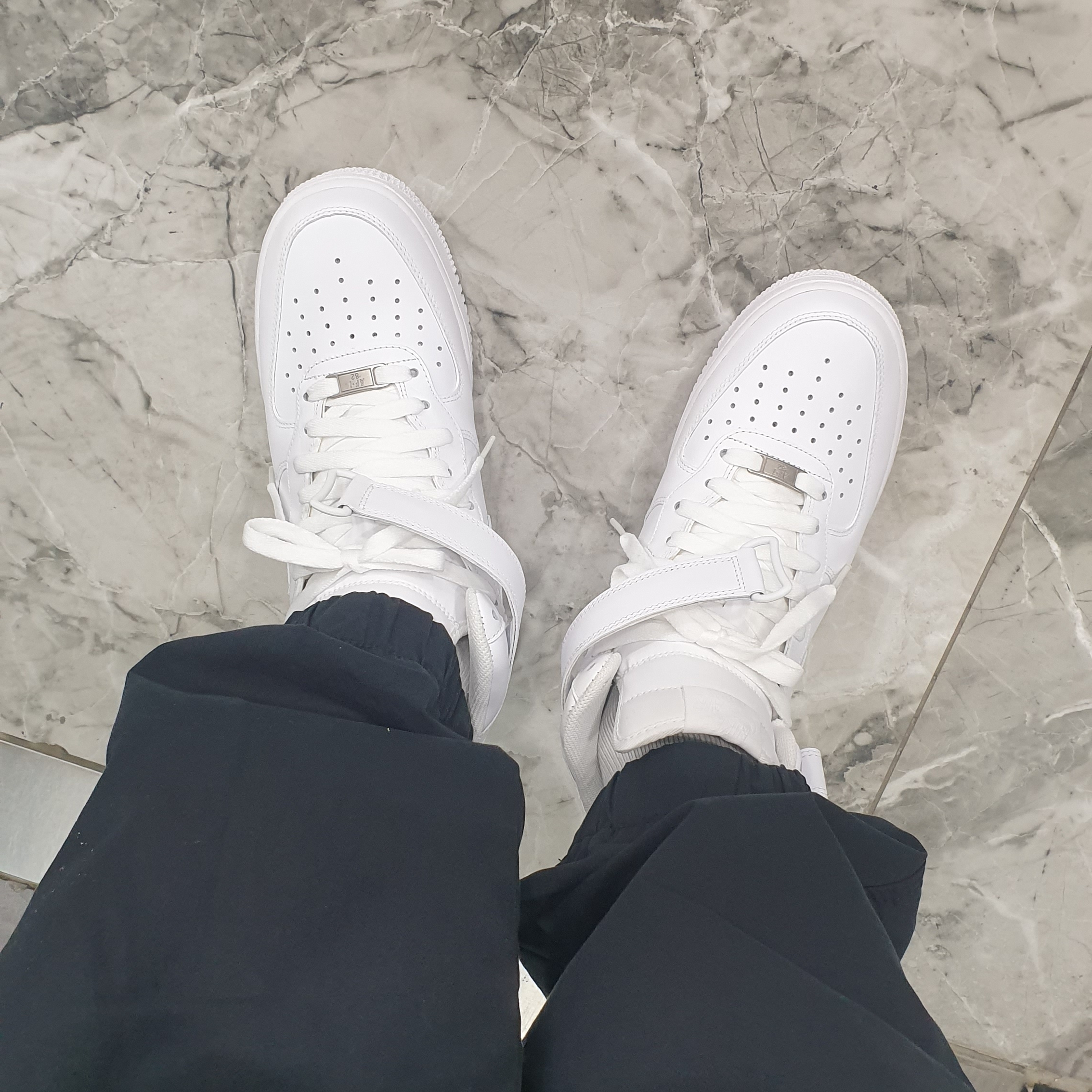 Nike Air Force 1 Mid '07 White 착용 스타일 - 3