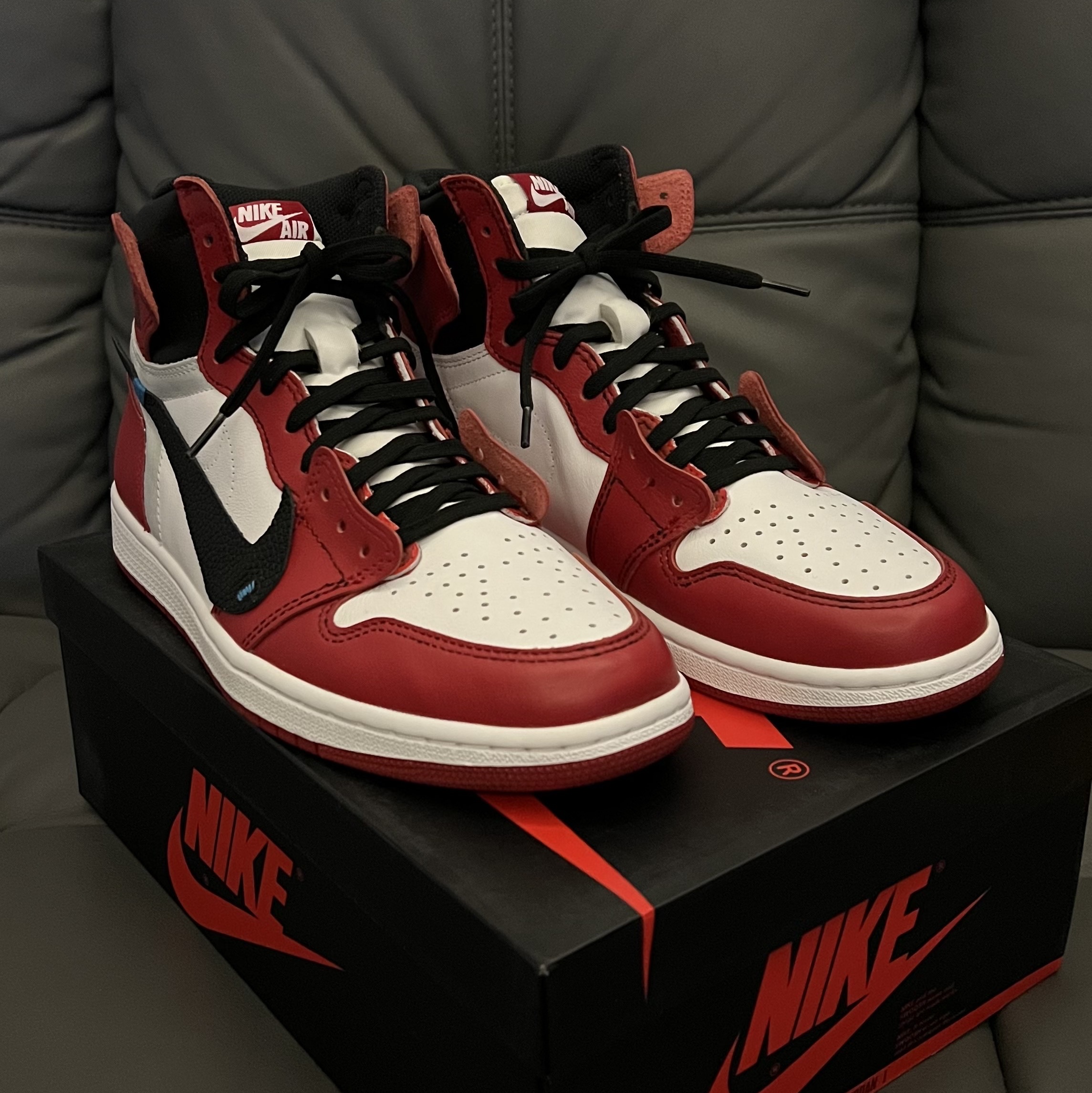 Jordan 1 Retro High OG Light Fusion Red, Jordan 1 x Off-White Retro High Chicago The Ten 착용 스타일 - 3