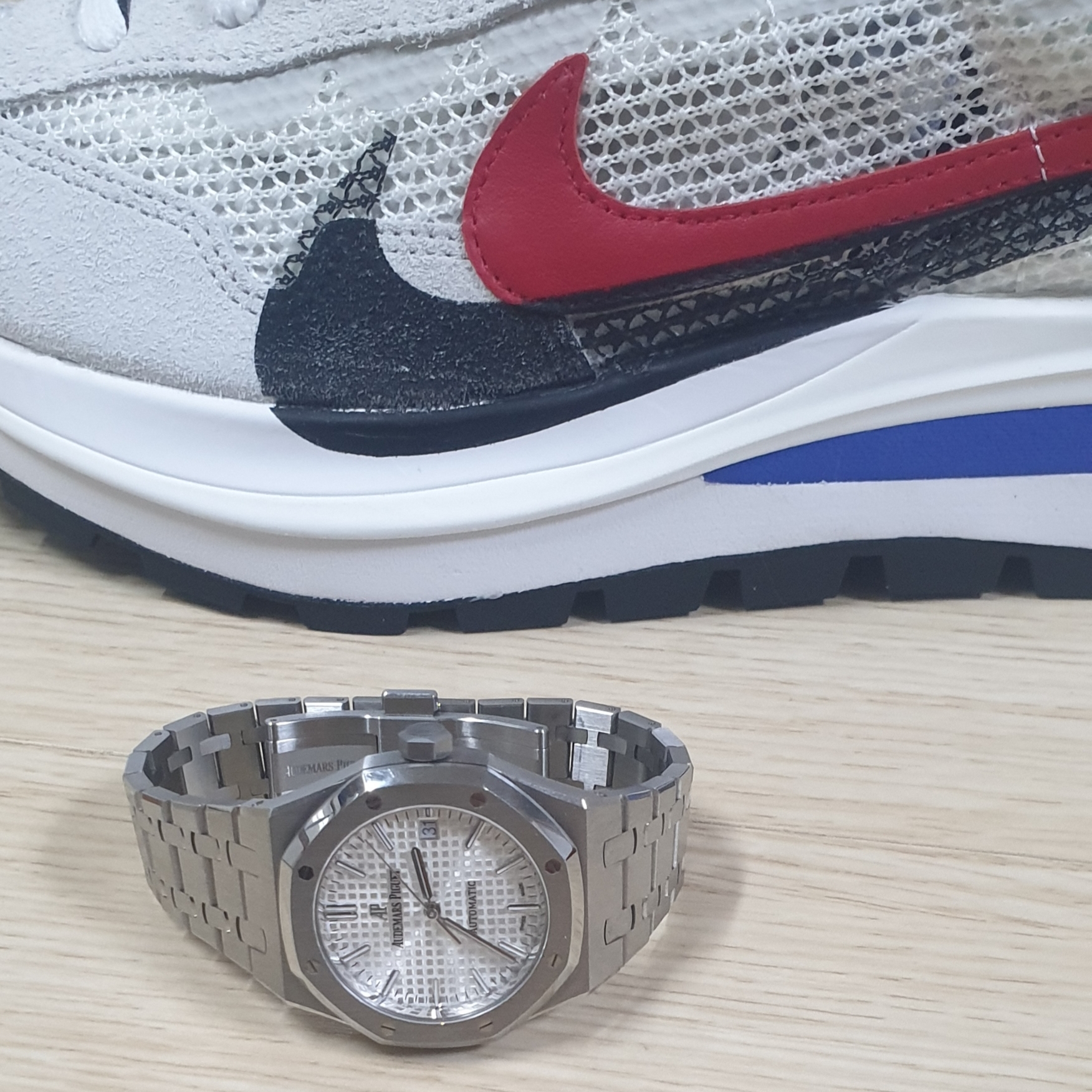 Jordan 1 x Travis Scott Retro Low OG SP Mocha, Nike x Sacai VaporWaffle Sesame and Blue Void 착용 스타일 - 4