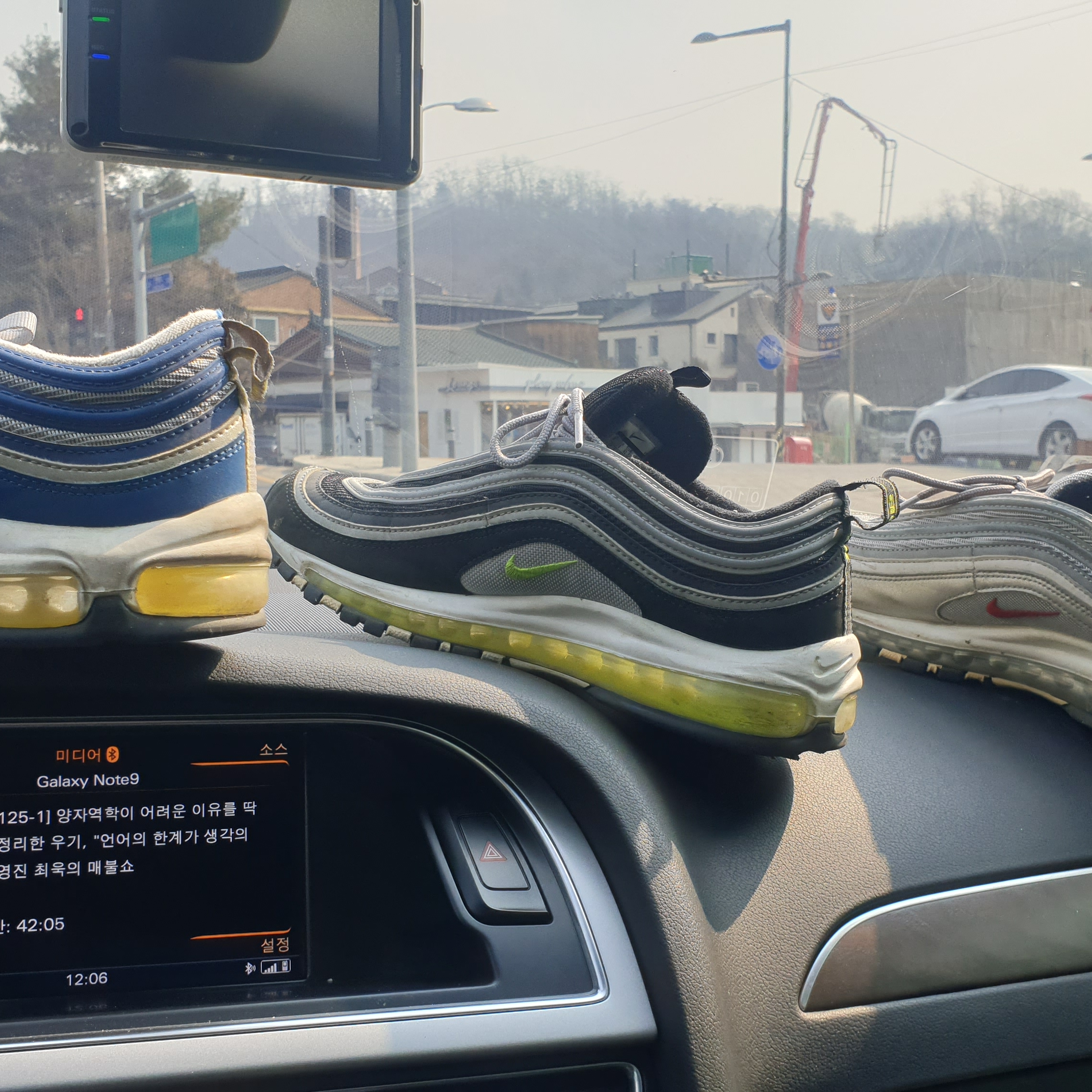 Nike Air Max 97 OG SP Puerto Rico, Nike Air Max 97 OG Royal Neon 착용 스타일 - 2
