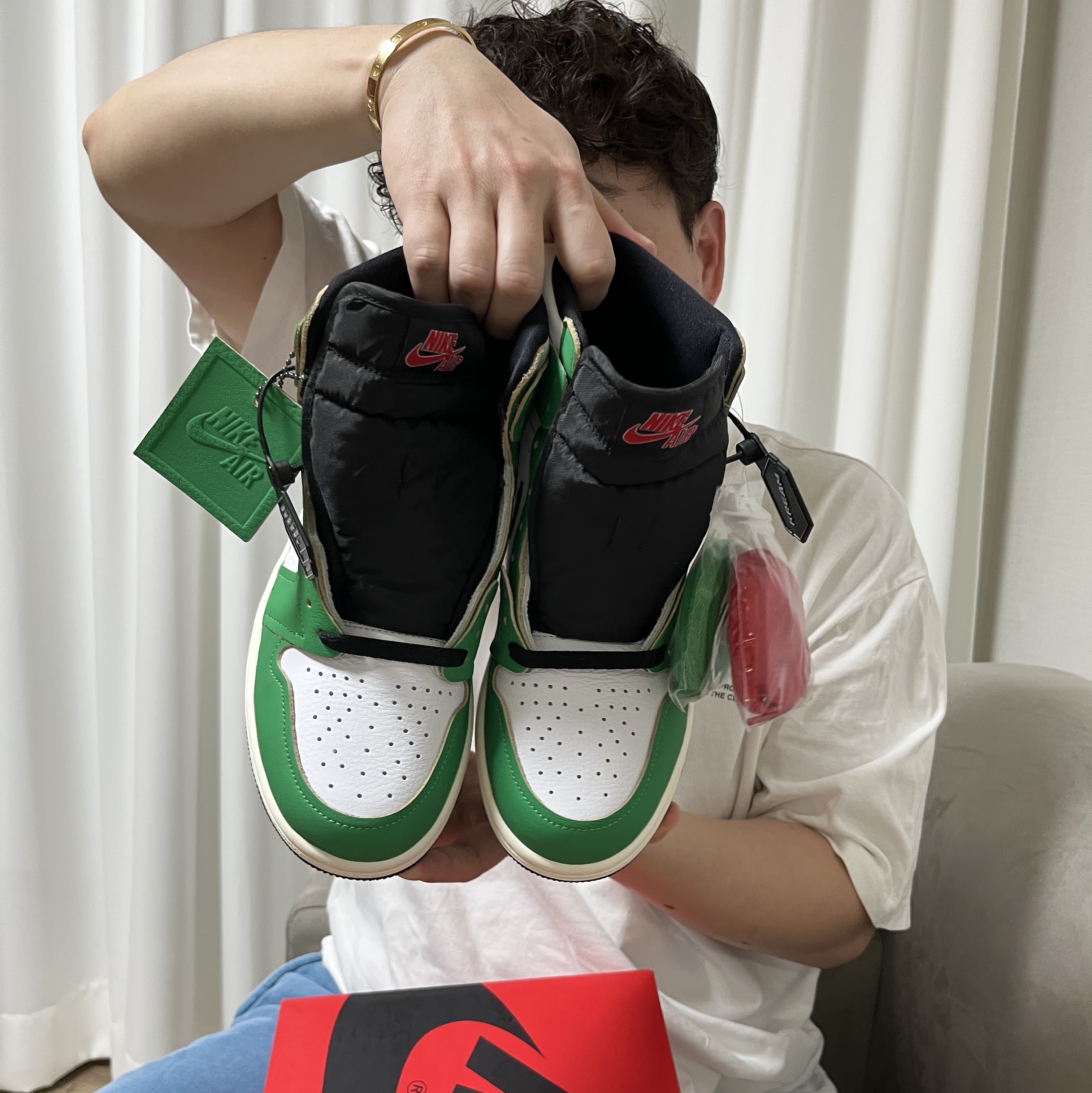(W) Jordan 1 Retro High OG Lucky Green 착용 스타일 - 2