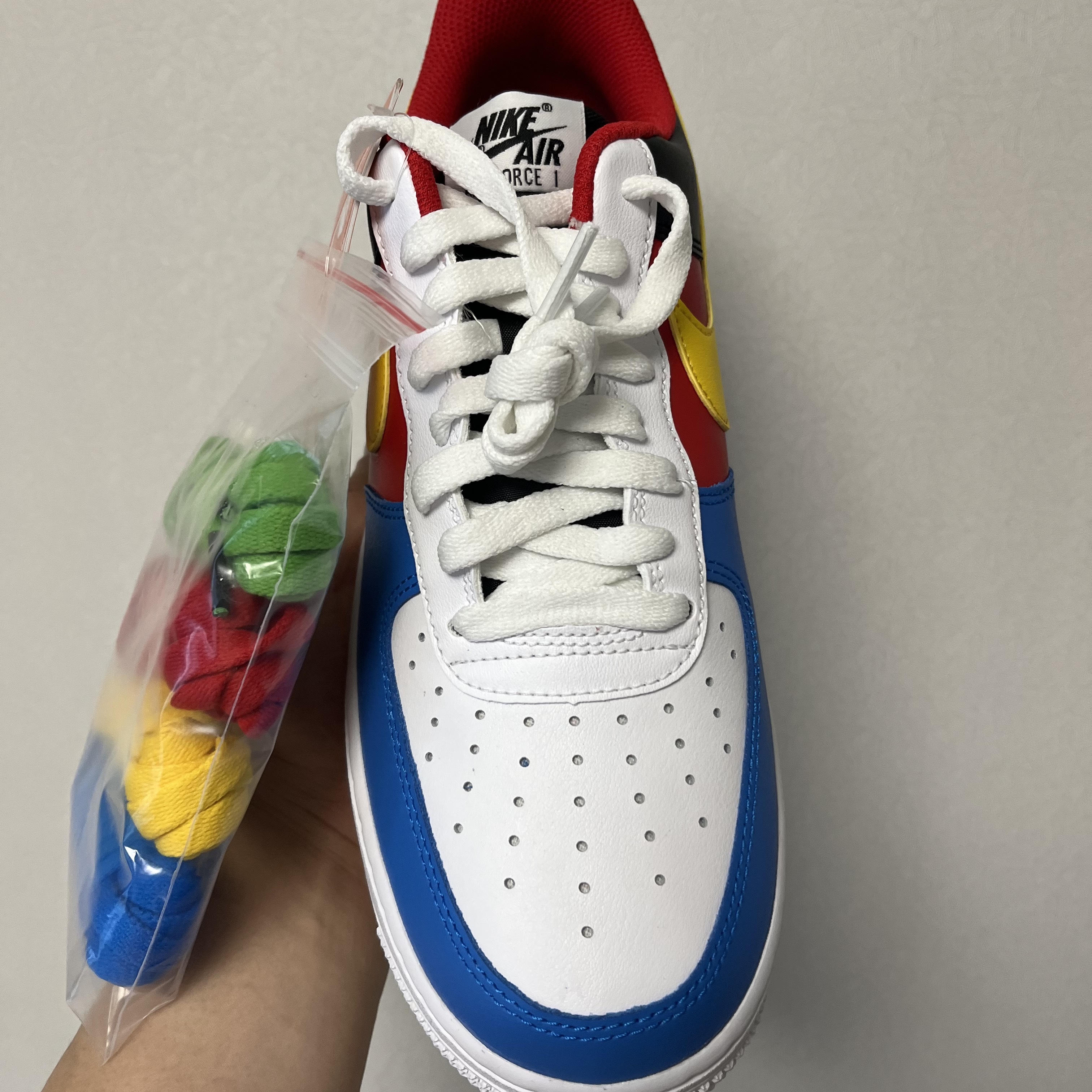 Nike x UNO Air Force 1 '07 QS White Yellow Zest 착용 스타일 - 2