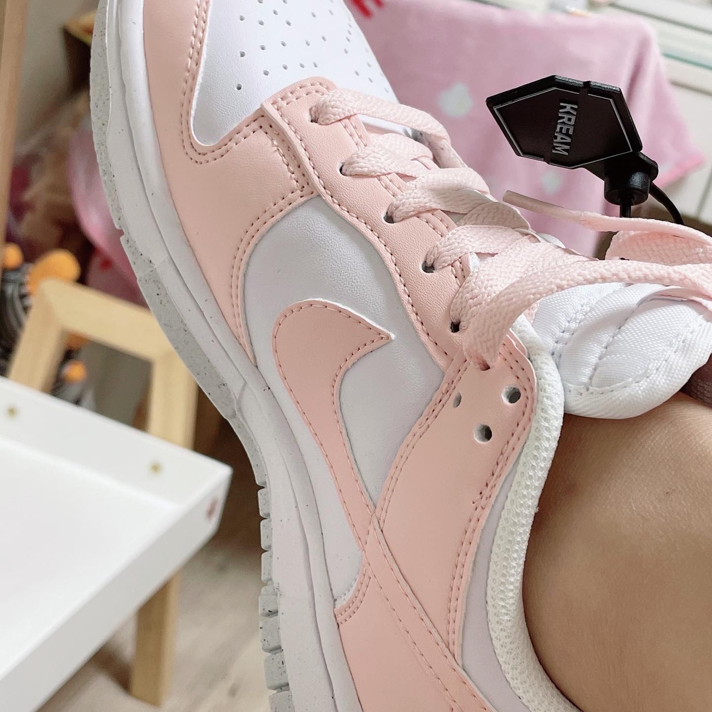 (W) Nike Dunk Low Next Nature Pale Coral 착용 스타일 - 3