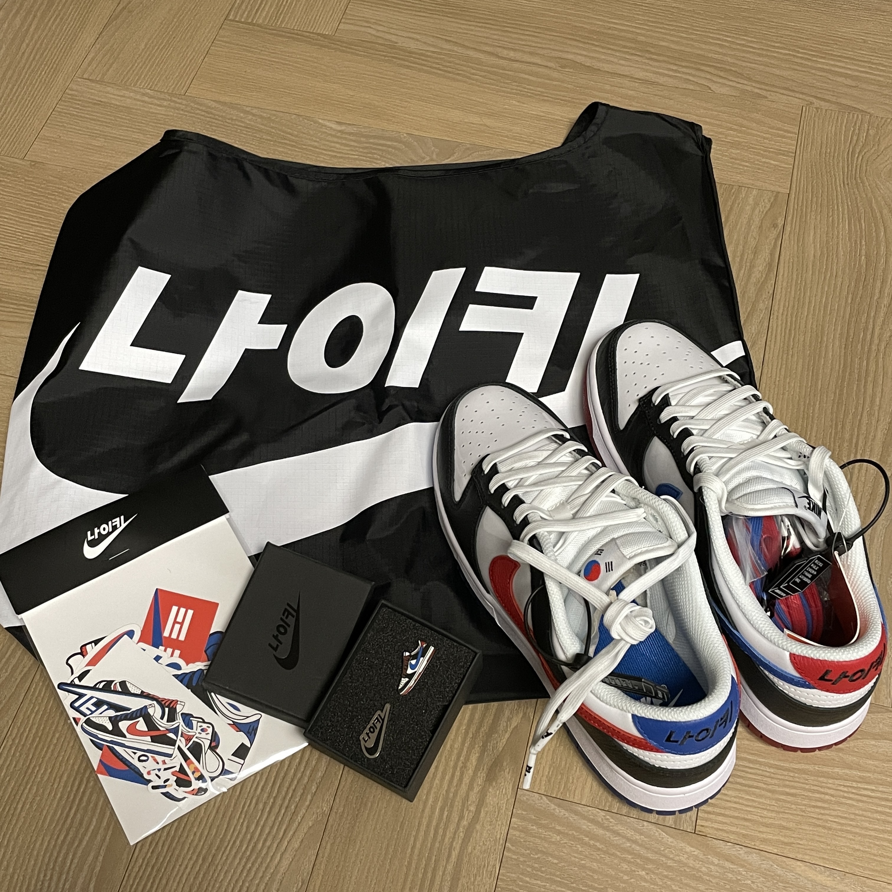 Nike Dunk Low SE Seoul (With Special Gift) 착용 스타일
