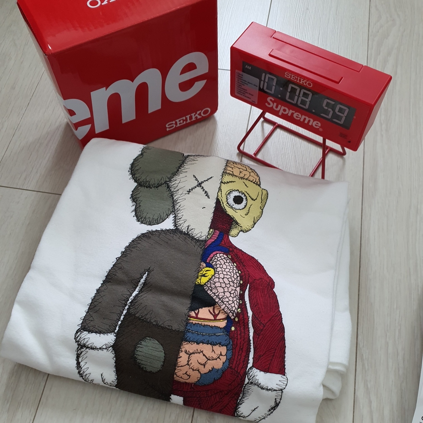 Supreme x Seiko Marathon Clock - 21SS 착용 스타일