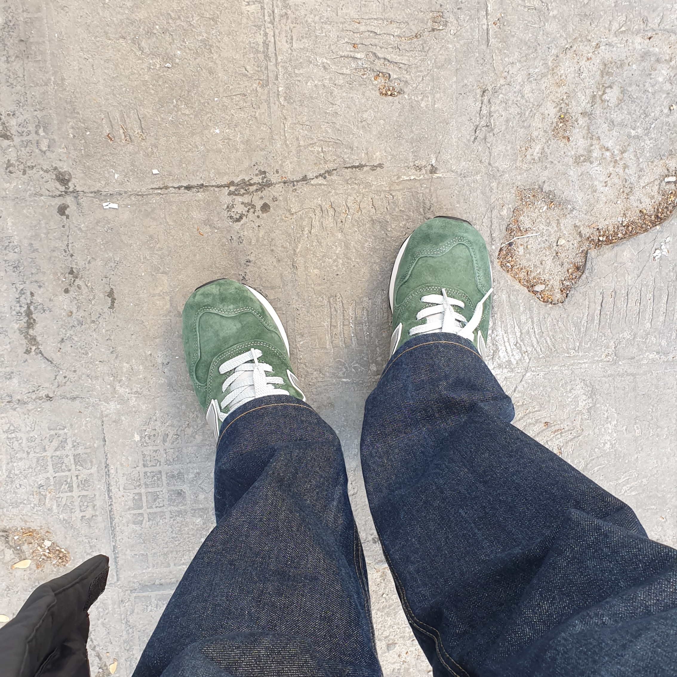 New Balance 1400 Made in USA Mountain Green 착용 스타일 - 3