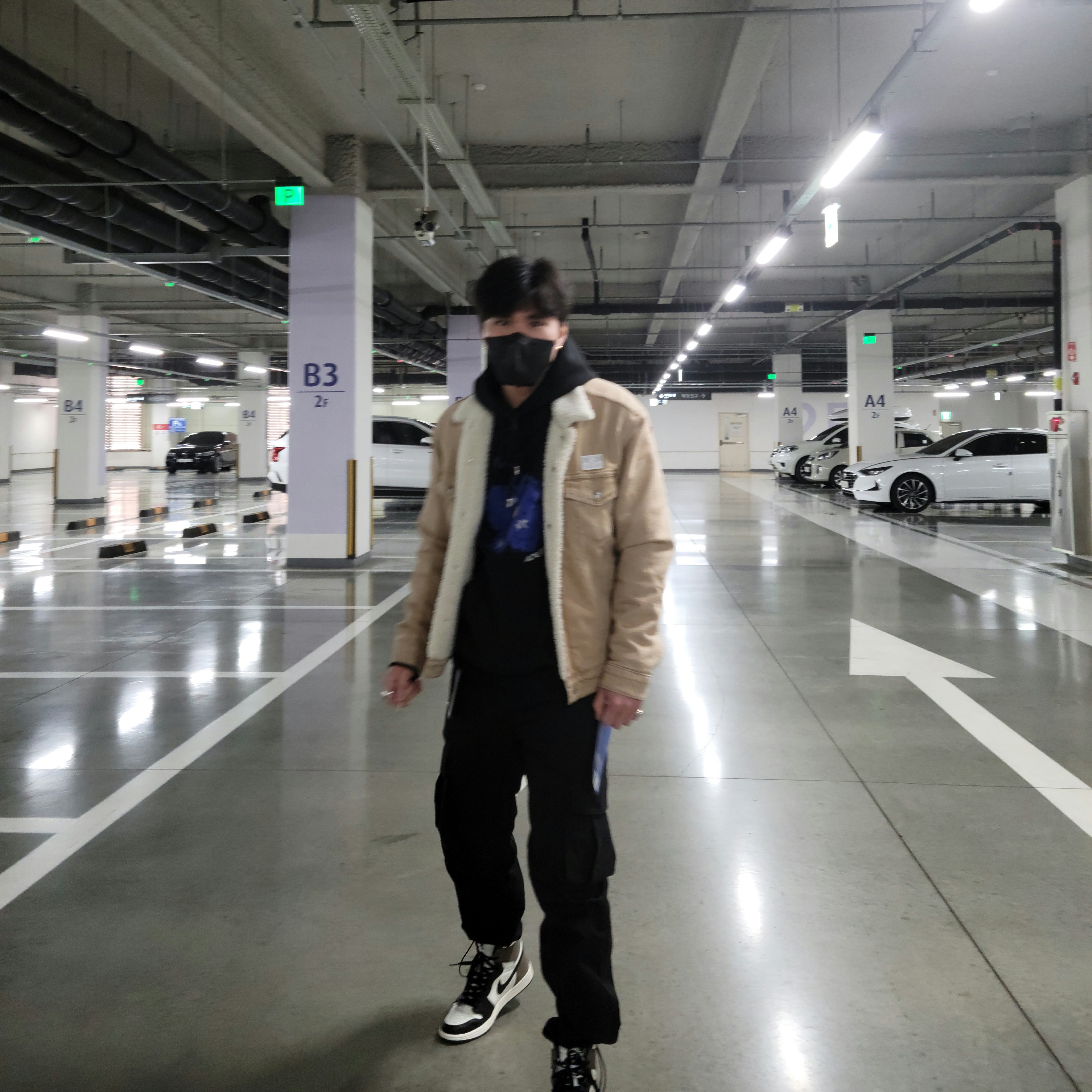 Jordan 1 Retro High OG Black Mocha 착용 스타일
