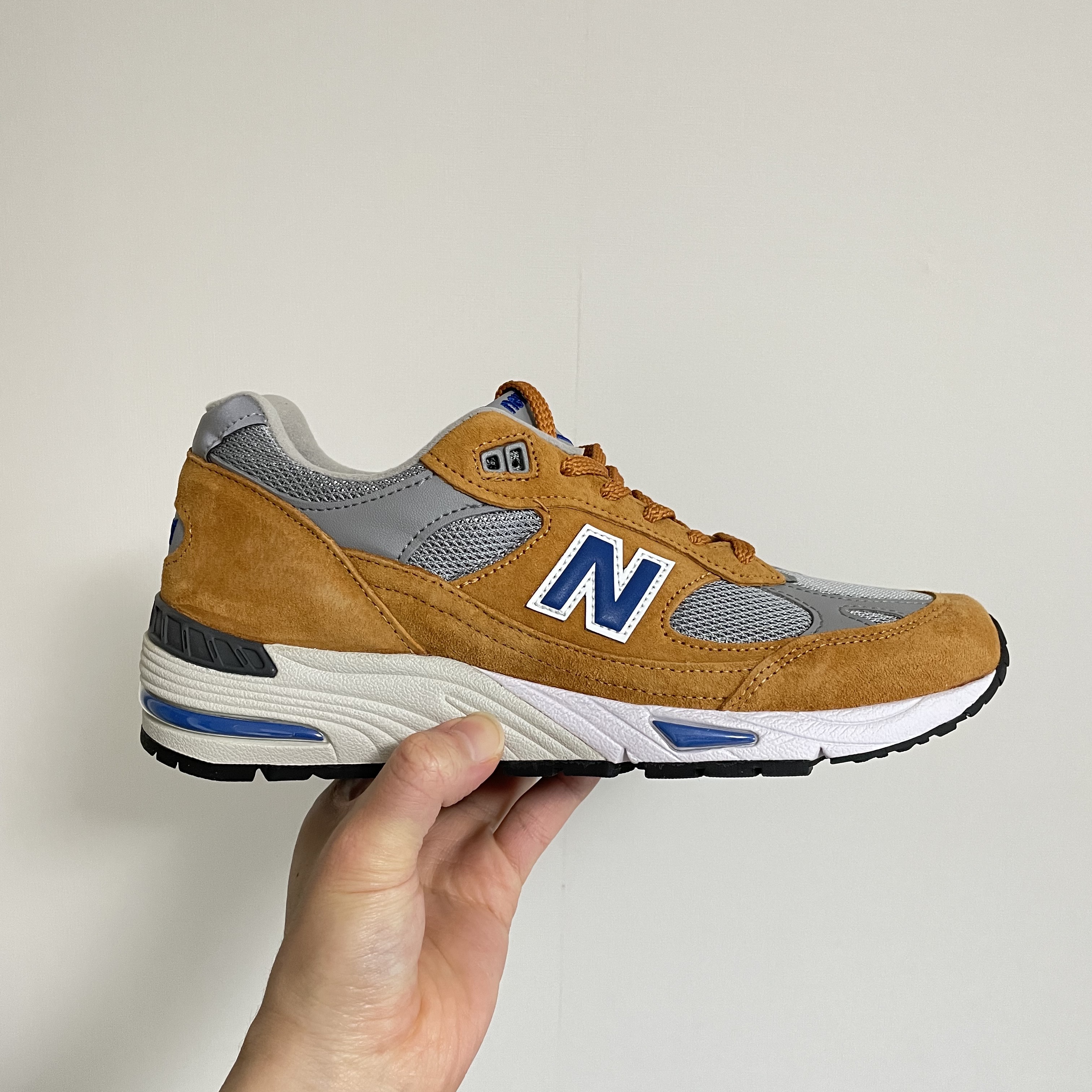 New Balance 991 Made in UK Yellow Blue 착용 스타일