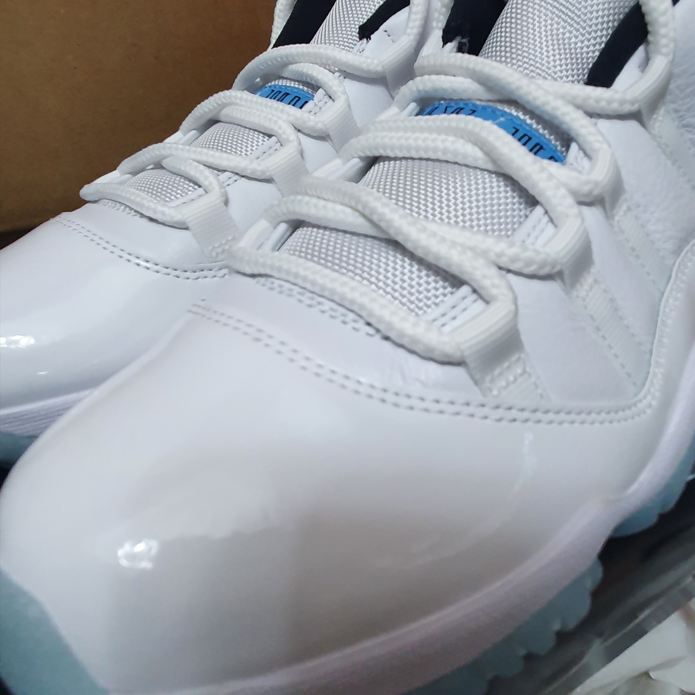 Jordan 11 Retro Low Legend Blue 착용 스타일 - 2