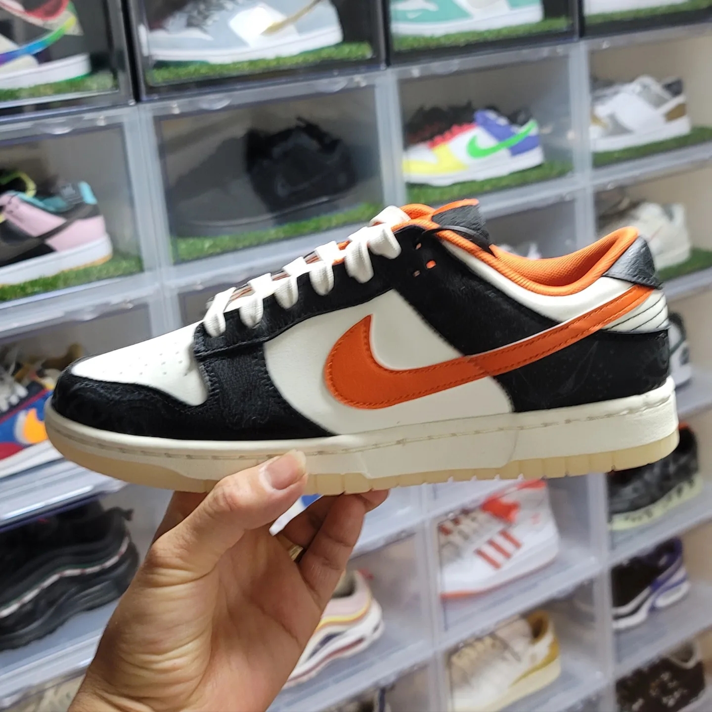 Nike Dunk Low Retro PRM Halloween, Nike Air Force 1 Low Experimental Halloween 착용 스타일 - 1
