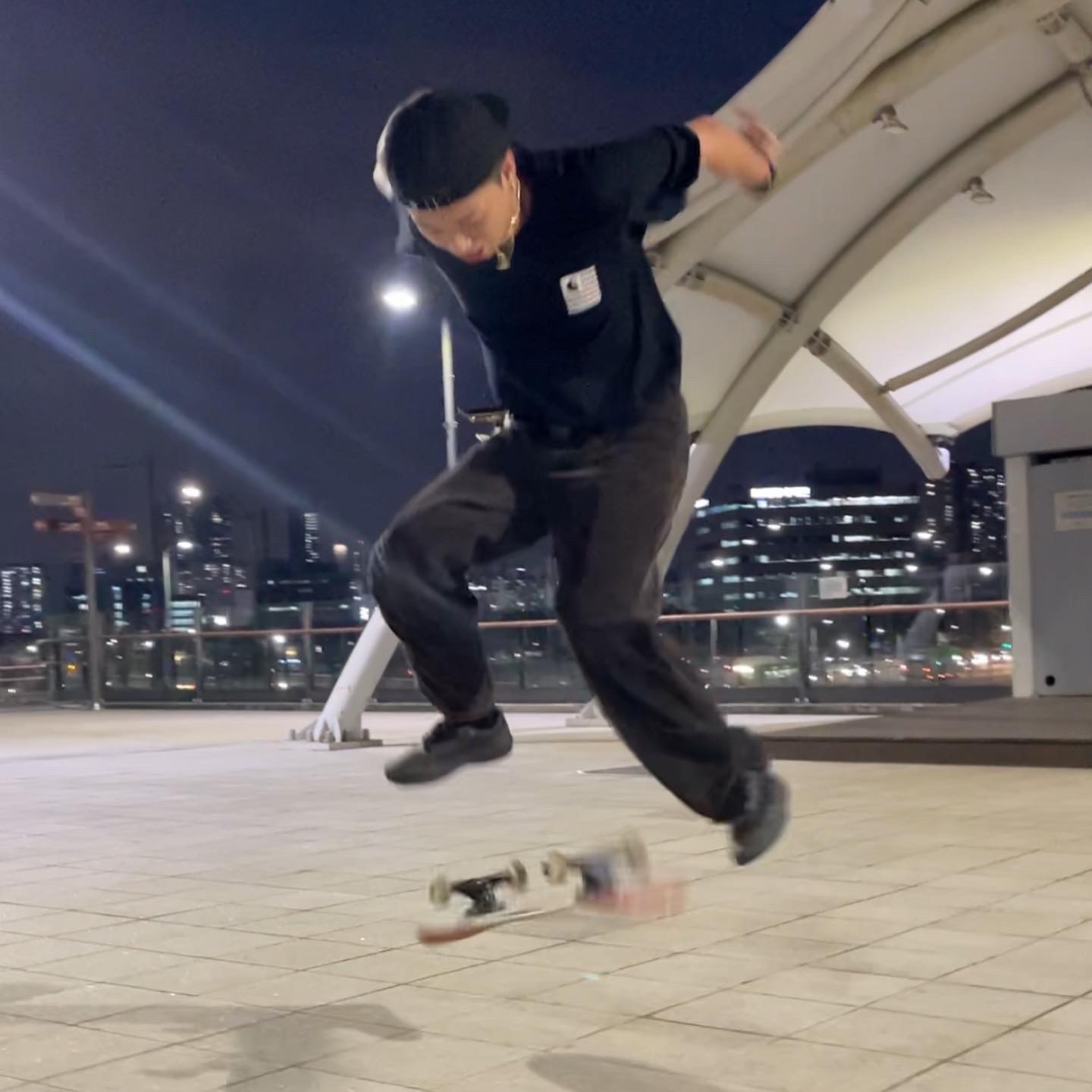 Vans x Tyson Peterson Wayvee Black, (GS) Nike Air Force 1 Low Cut Out Swoosh Smoke Grey 착용 스타일 - 2